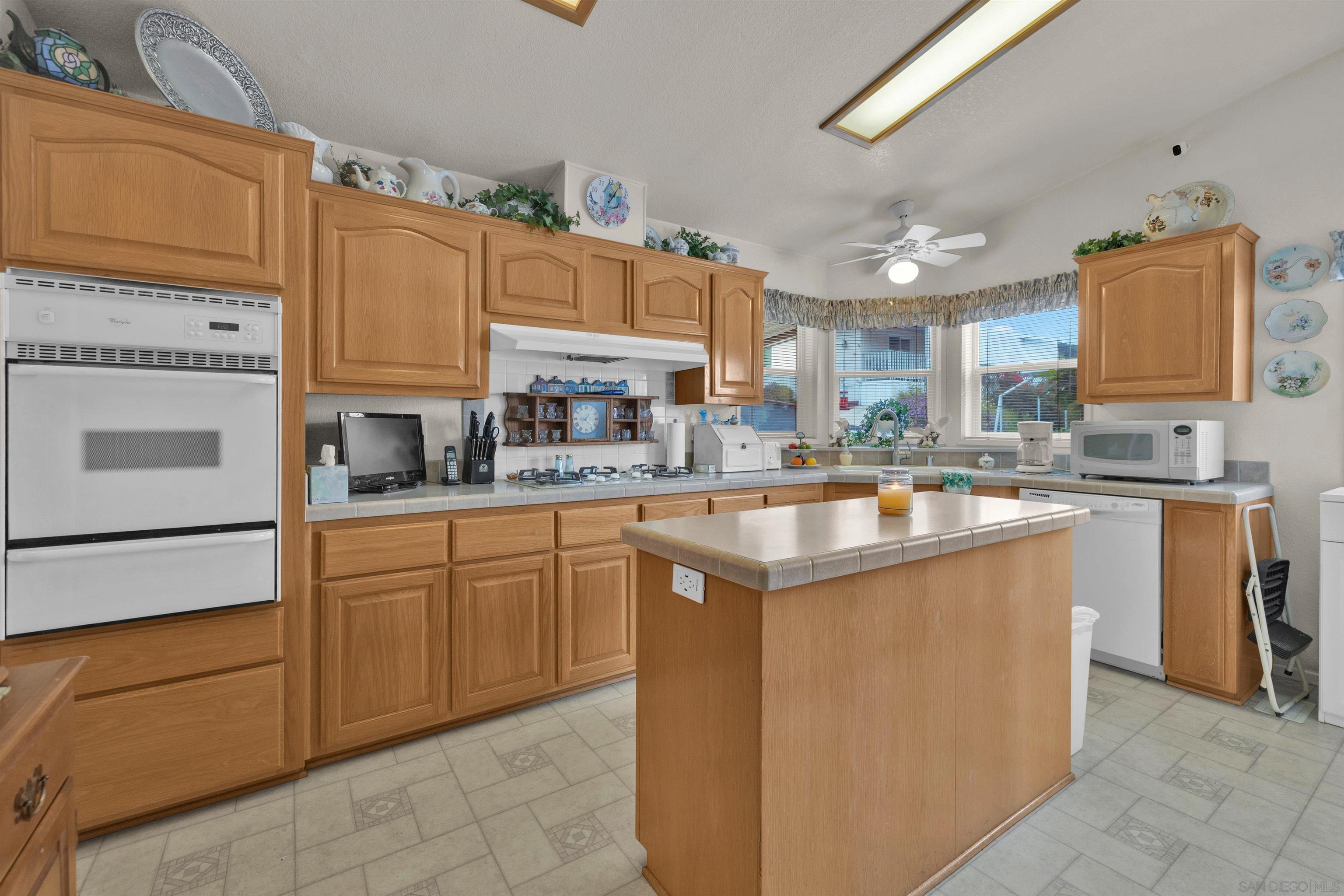 Detail Gallery Image 12 of 28 For 8661  Wintergardens Blvd  #74,  Lakeside,  CA 92040 - 3 Beds | 2 Baths