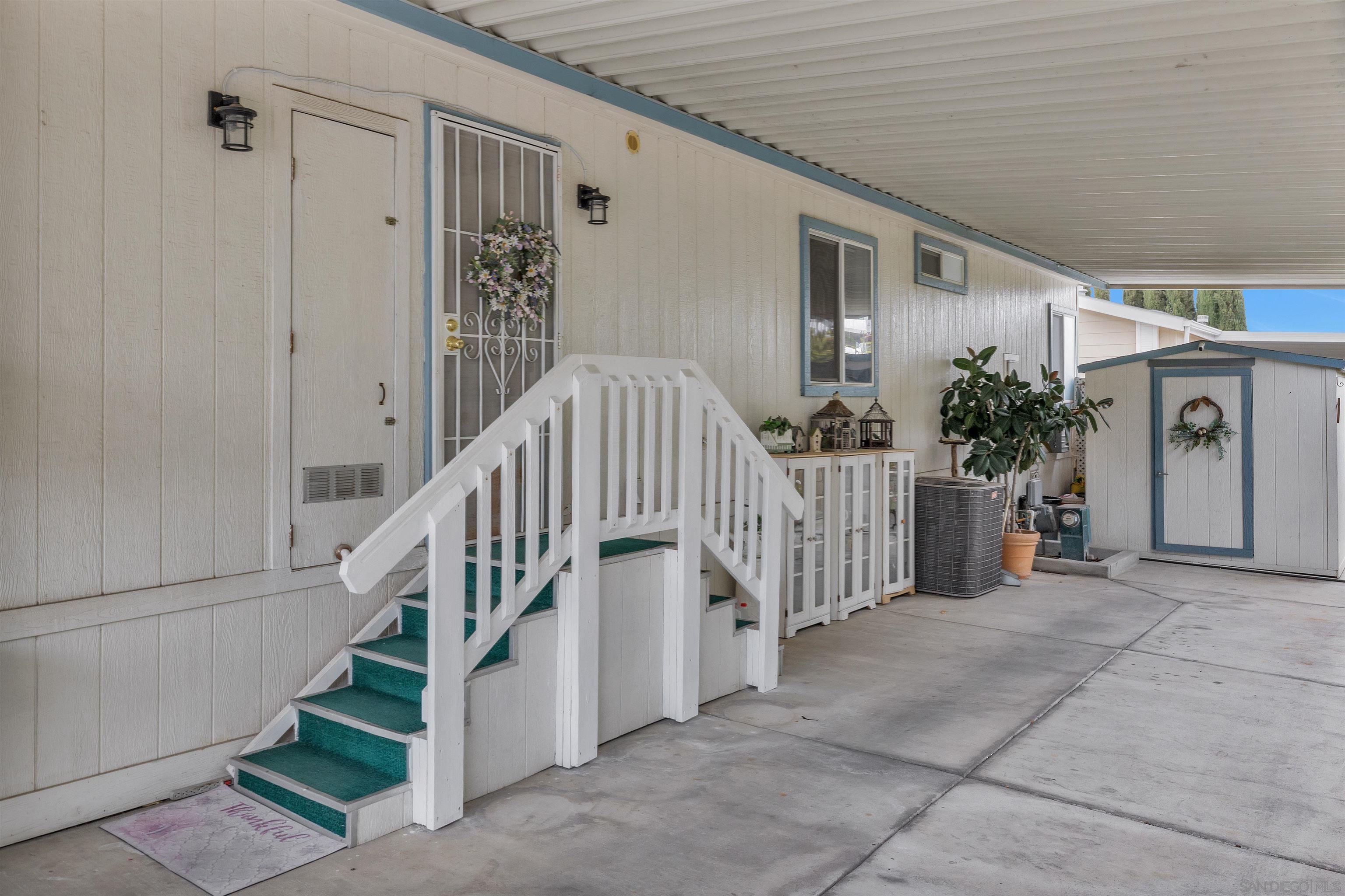 Detail Gallery Image 4 of 28 For 8661  Wintergardens Blvd  #74,  Lakeside,  CA 92040 - 3 Beds | 2 Baths