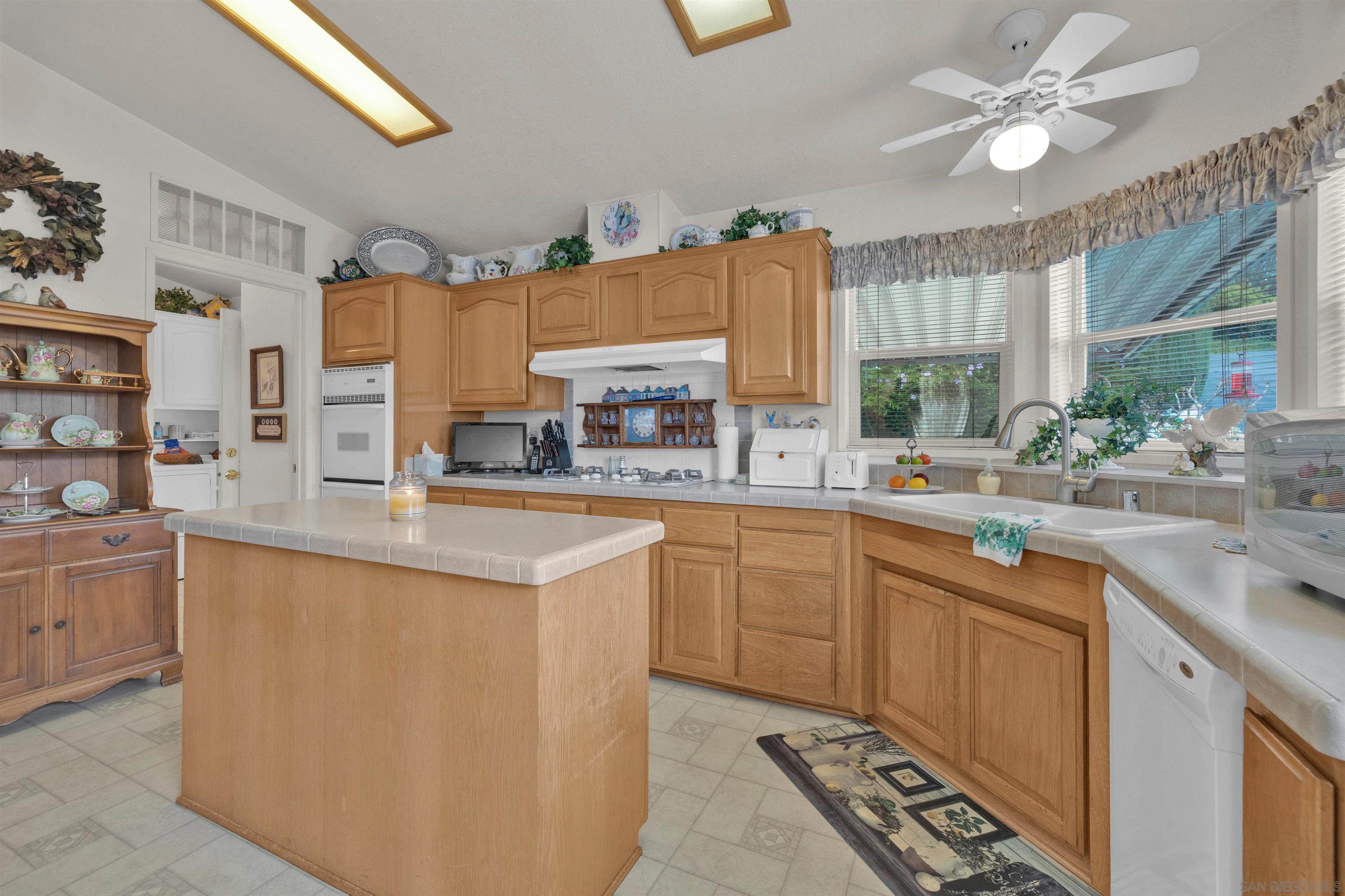 Detail Gallery Image 10 of 28 For 8661  Wintergardens Blvd  #74,  Lakeside,  CA 92040 - 3 Beds | 2 Baths