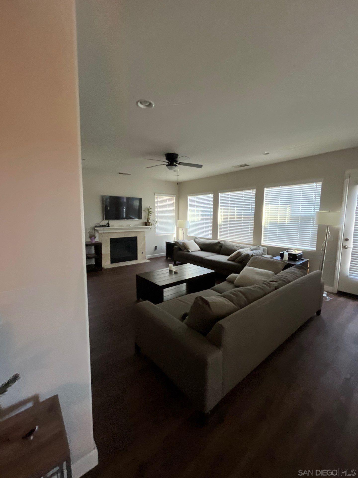 Detail Gallery Image 12 of 62 For 33845  Sattui St, Temecula,  CA 92592 - 6 Beds | 4/1 Baths