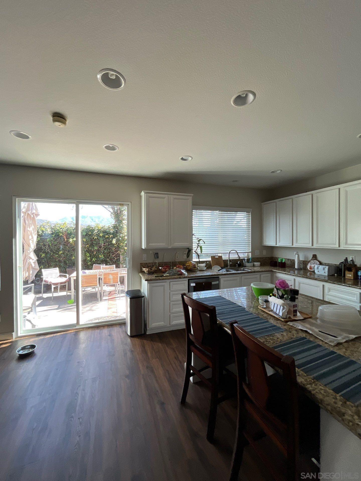 Detail Gallery Image 16 of 62 For 33845  Sattui St, Temecula,  CA 92592 - 6 Beds | 4/1 Baths