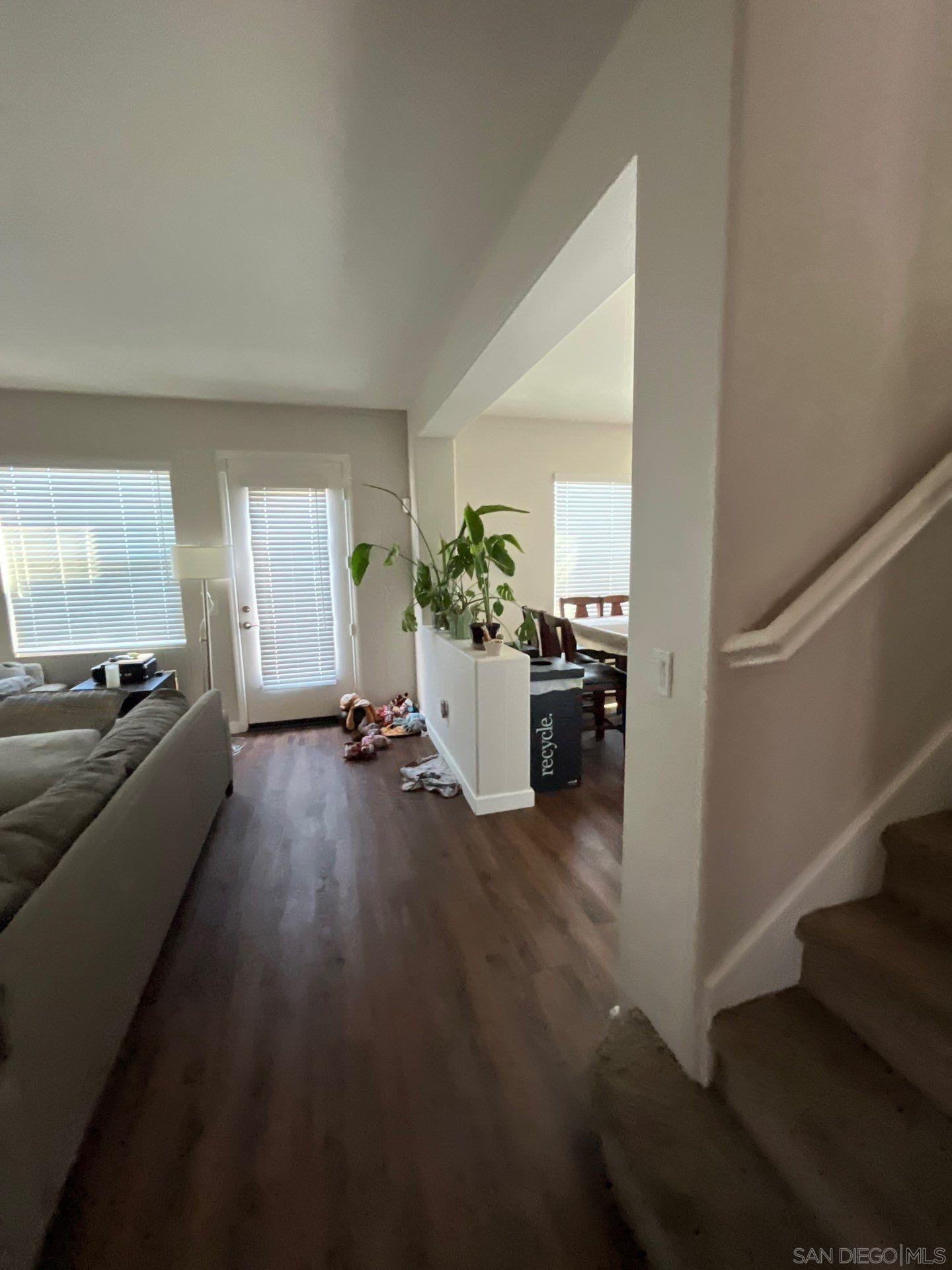 Detail Gallery Image 9 of 62 For 33845  Sattui St, Temecula,  CA 92592 - 6 Beds | 4/1 Baths