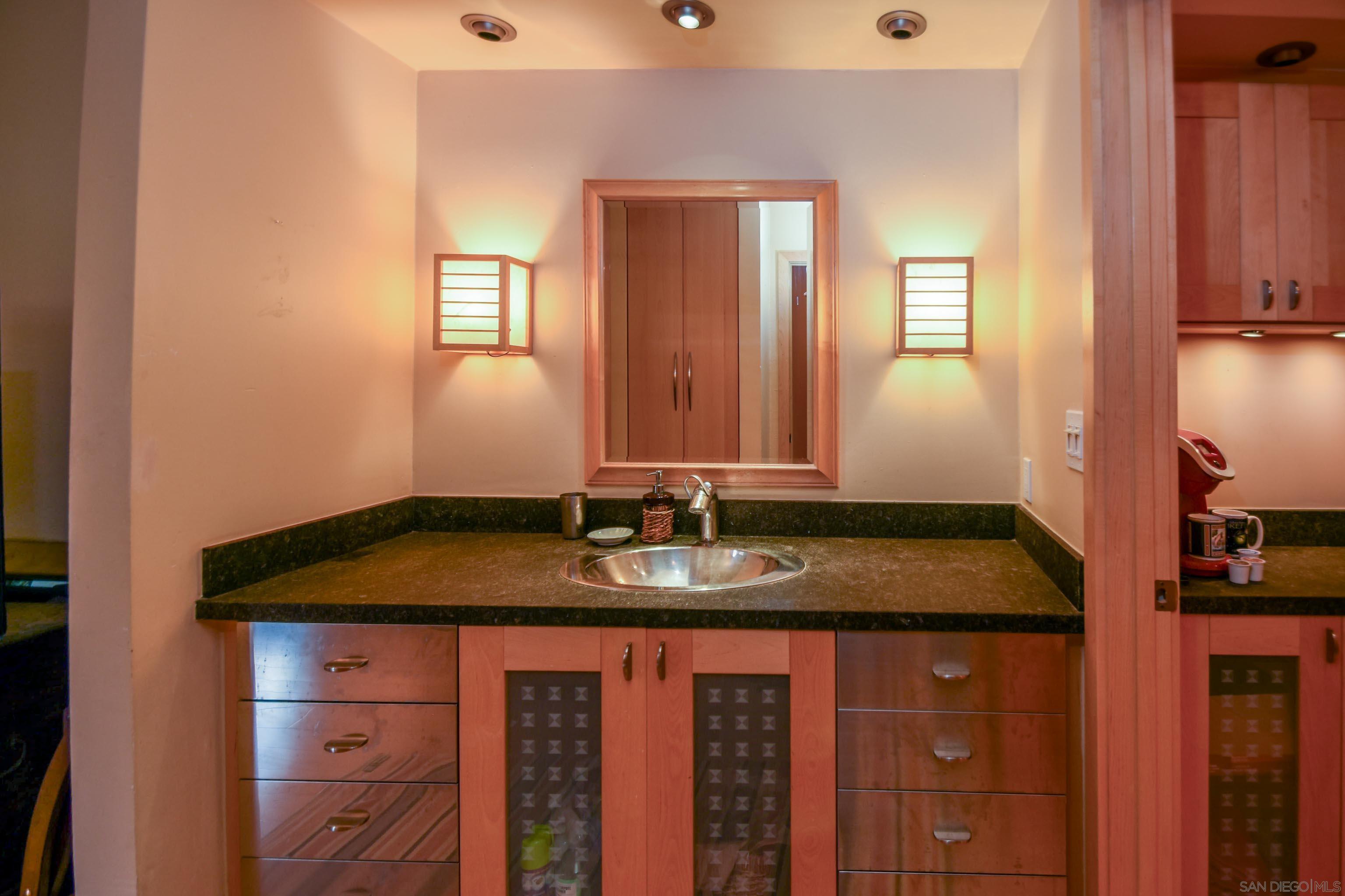 Detail Gallery Image 14 of 22 For 1917  Alga, Carlsbad,  CA 92009 - 2 Beds | 2/1 Baths