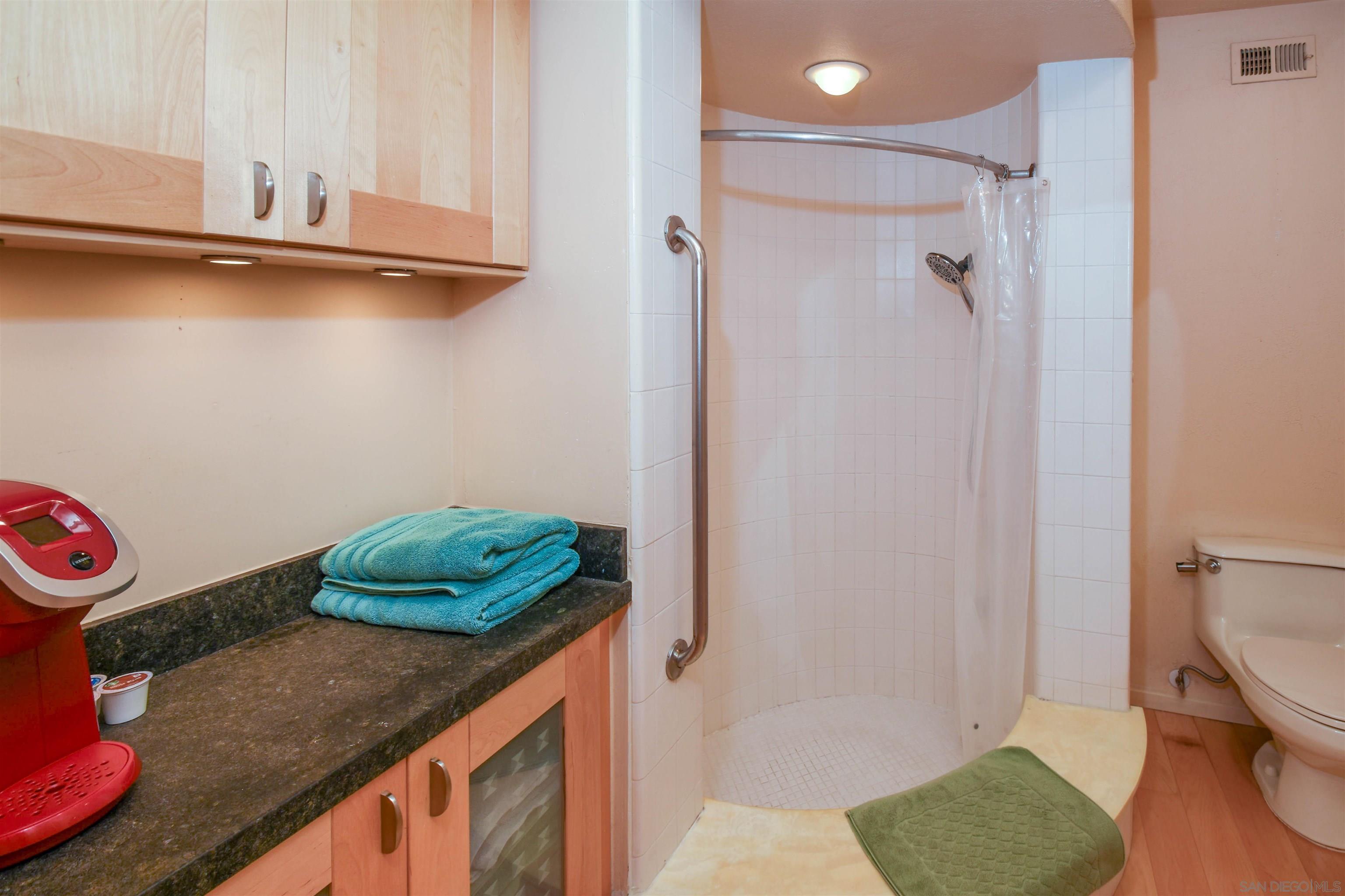 Detail Gallery Image 15 of 22 For 1917  Alga, Carlsbad,  CA 92009 - 2 Beds | 2/1 Baths