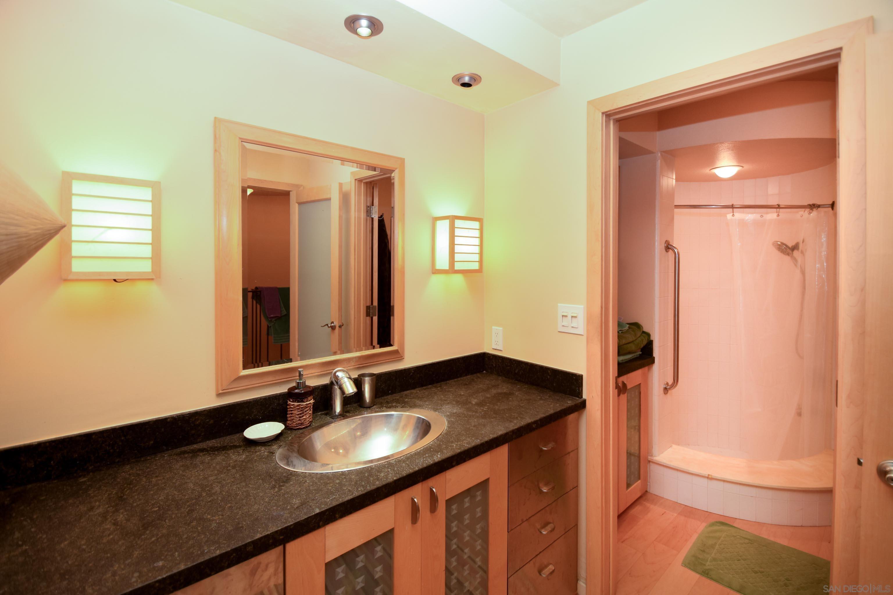 Detail Gallery Image 19 of 22 For 1917  Alga, Carlsbad,  CA 92009 - 2 Beds | 2/1 Baths