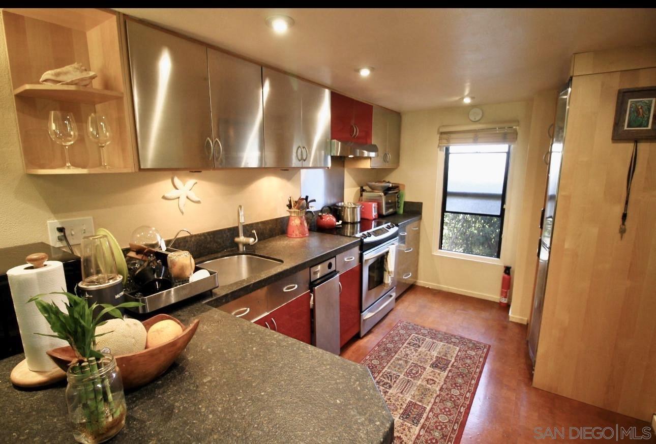 Detail Gallery Image 6 of 22 For 1917  Alga, Carlsbad,  CA 92009 - 2 Beds | 2/1 Baths