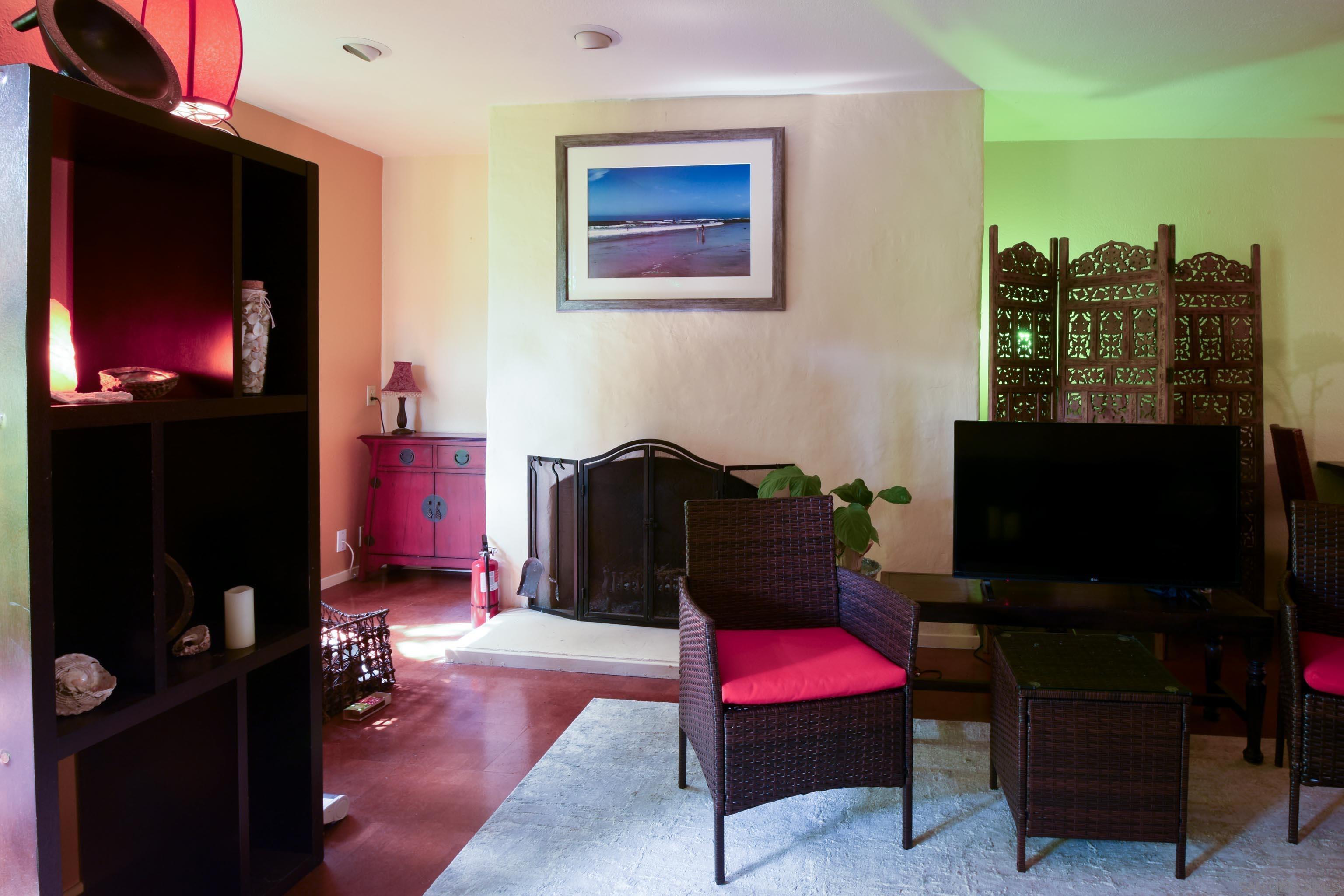 Detail Gallery Image 8 of 22 For 1917  Alga, Carlsbad,  CA 92009 - 2 Beds | 2/1 Baths