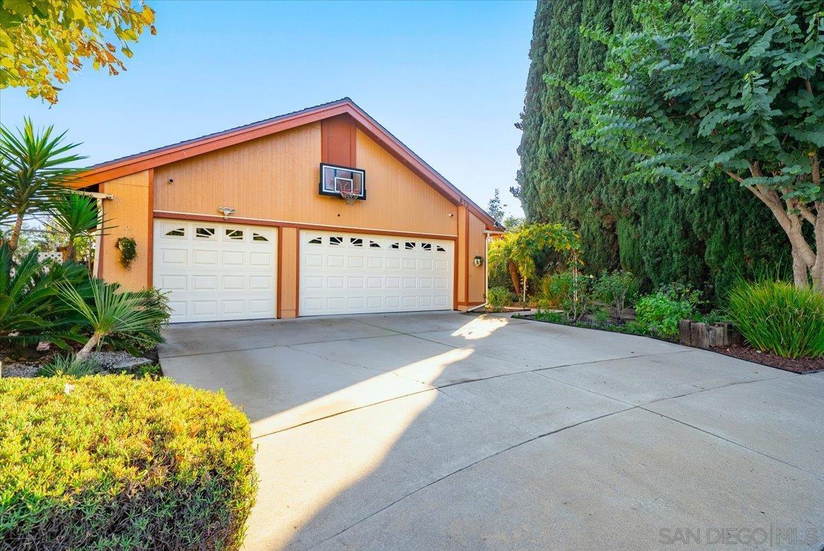 Front Image Thumbnail for SD250046095