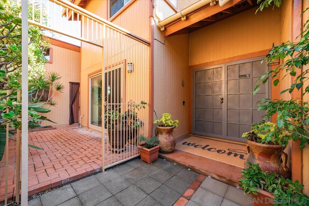 Detail Gallery Image 5 of 73 For 872  Oro Grande Street, Oceanside,  CA 92057 - 3 Beds | 2/1 Baths