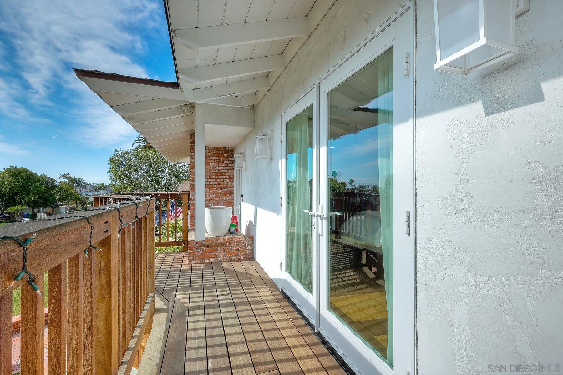 Detail Gallery Image 13 of 35 For 1166  Agate St, San Diego,  CA 92109 - 3 Beds | 2/1 Baths