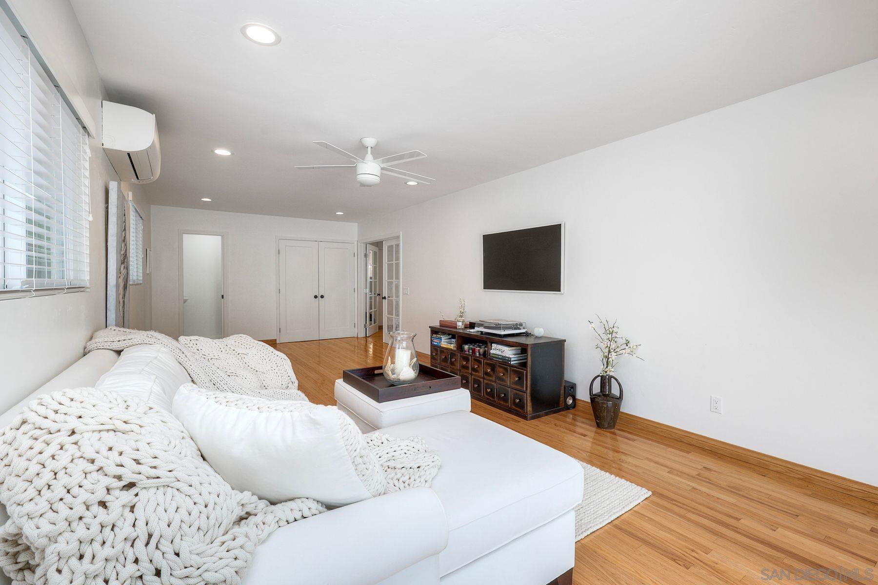 Detail Gallery Image 23 of 35 For 1166  Agate St, San Diego,  CA 92109 - 3 Beds | 2/1 Baths