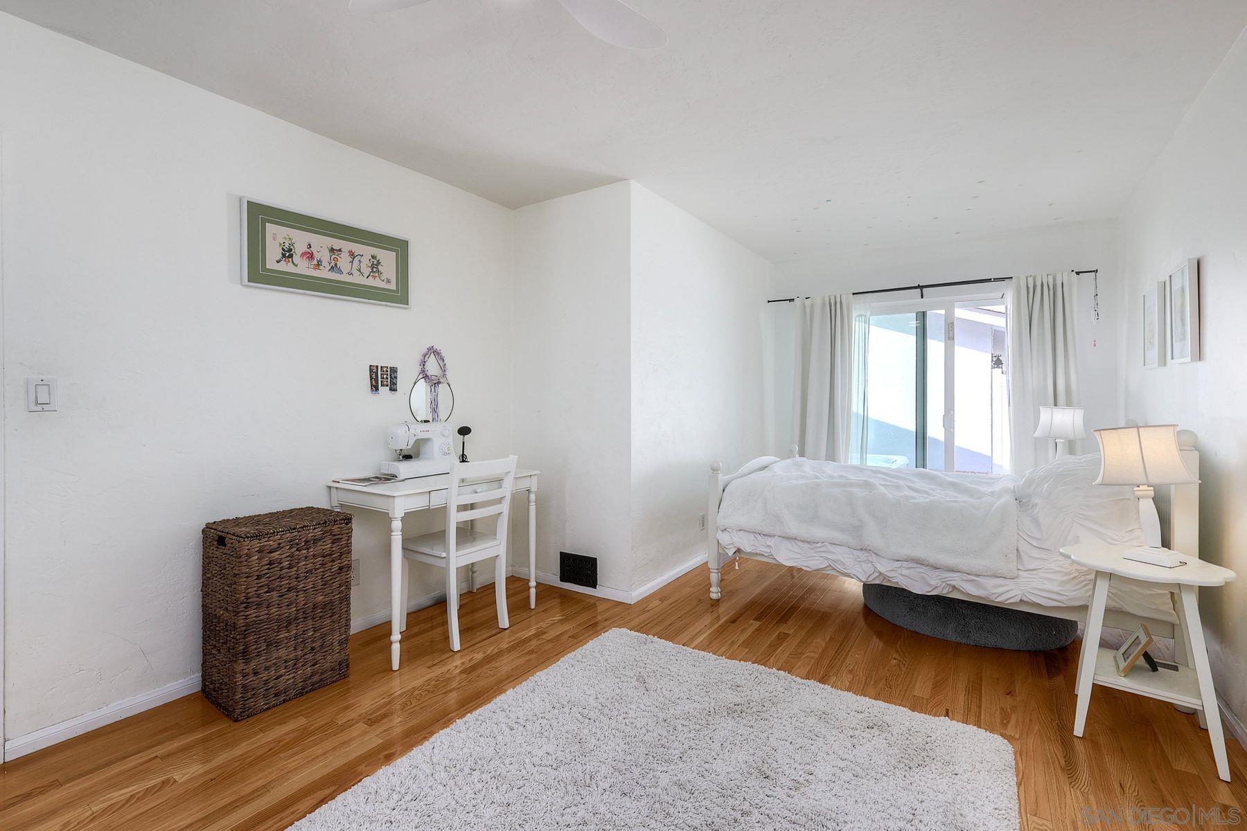 Detail Gallery Image 24 of 35 For 1166  Agate St, San Diego,  CA 92109 - 3 Beds | 2/1 Baths