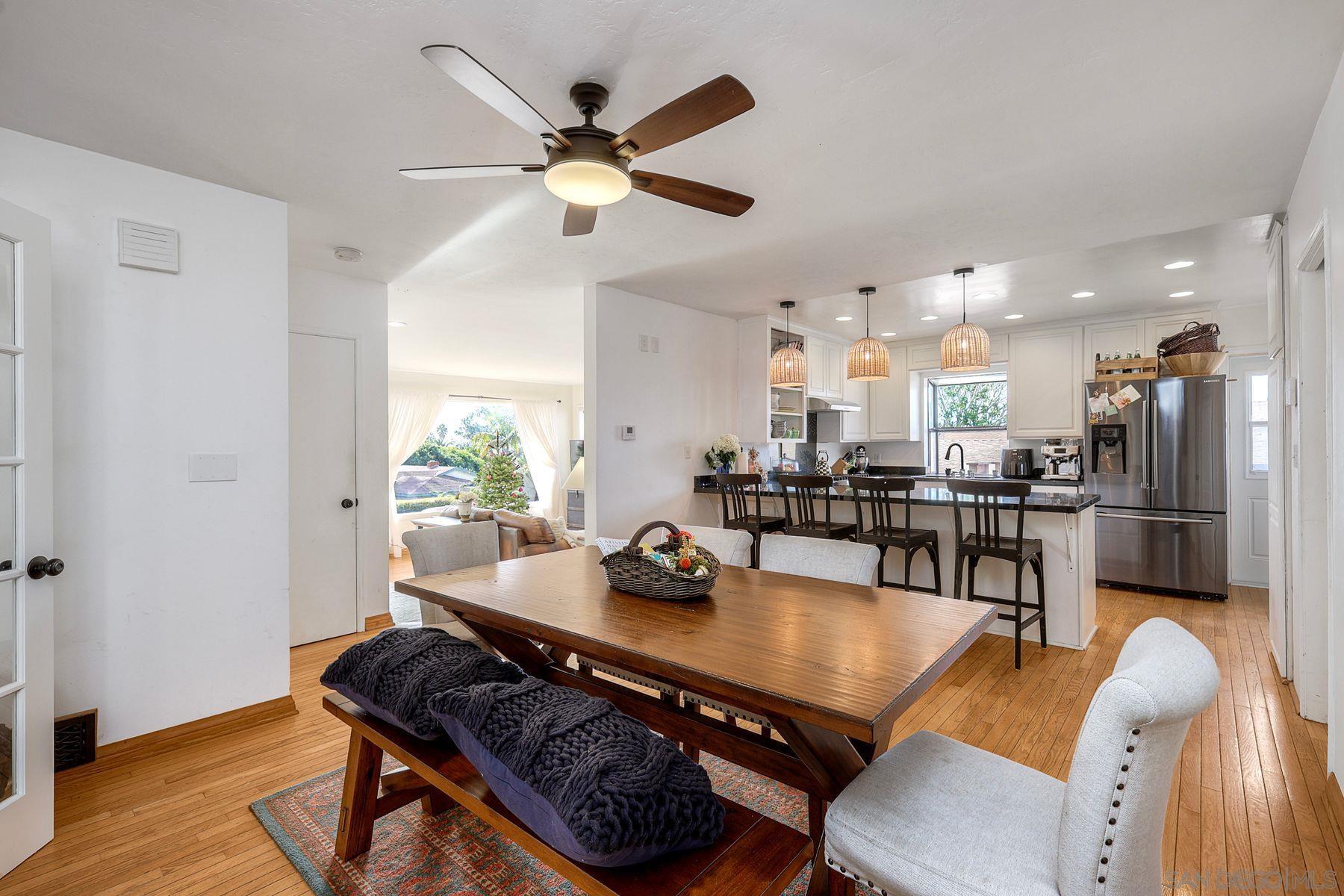 Detail Gallery Image 5 of 35 For 1166  Agate St, San Diego,  CA 92109 - 3 Beds | 2/1 Baths