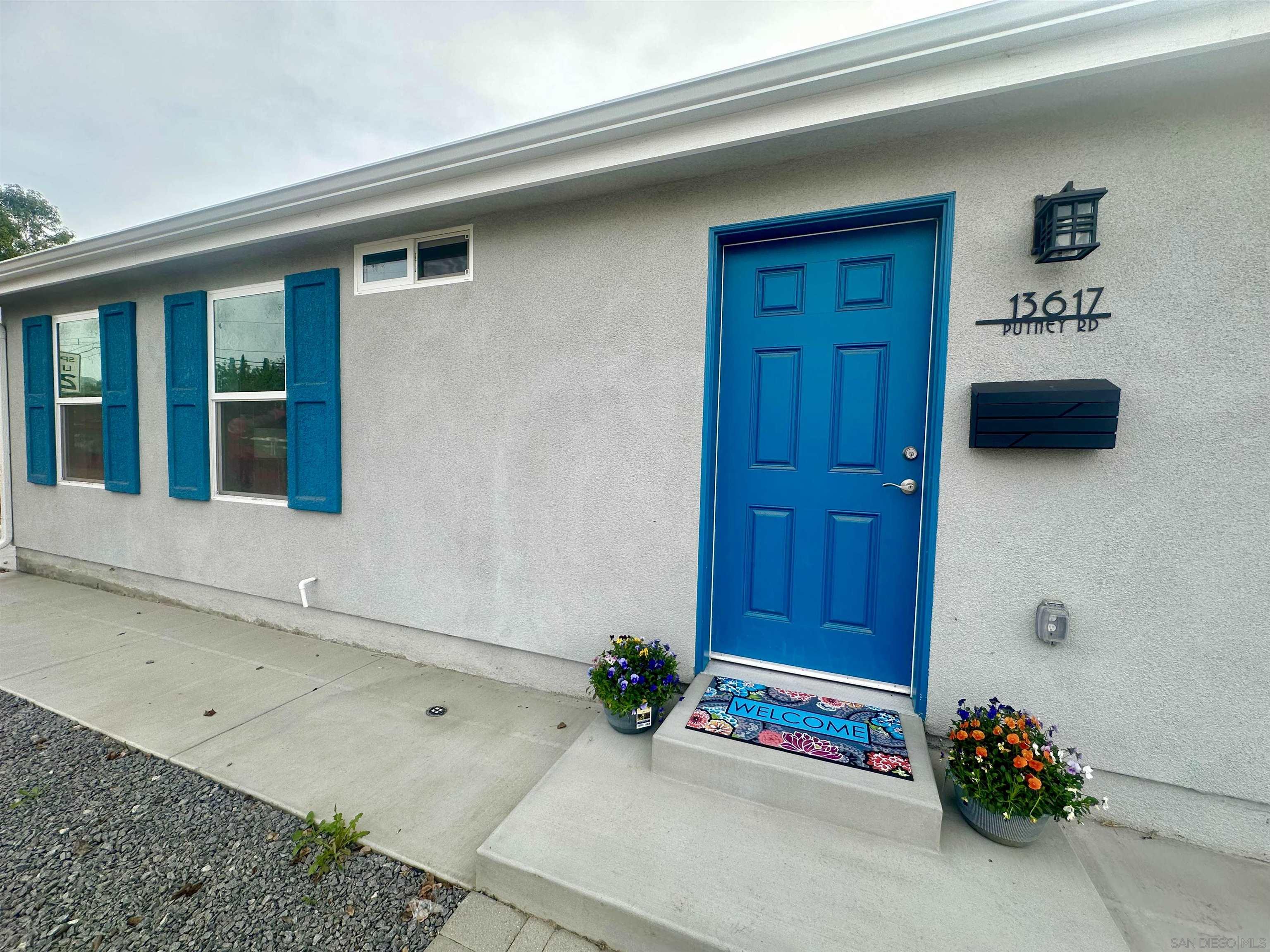 Detail Gallery Image 3 of 35 For 13617  Putney Rd, Poway,  CA 92064 - 2 Beds | 2 Baths