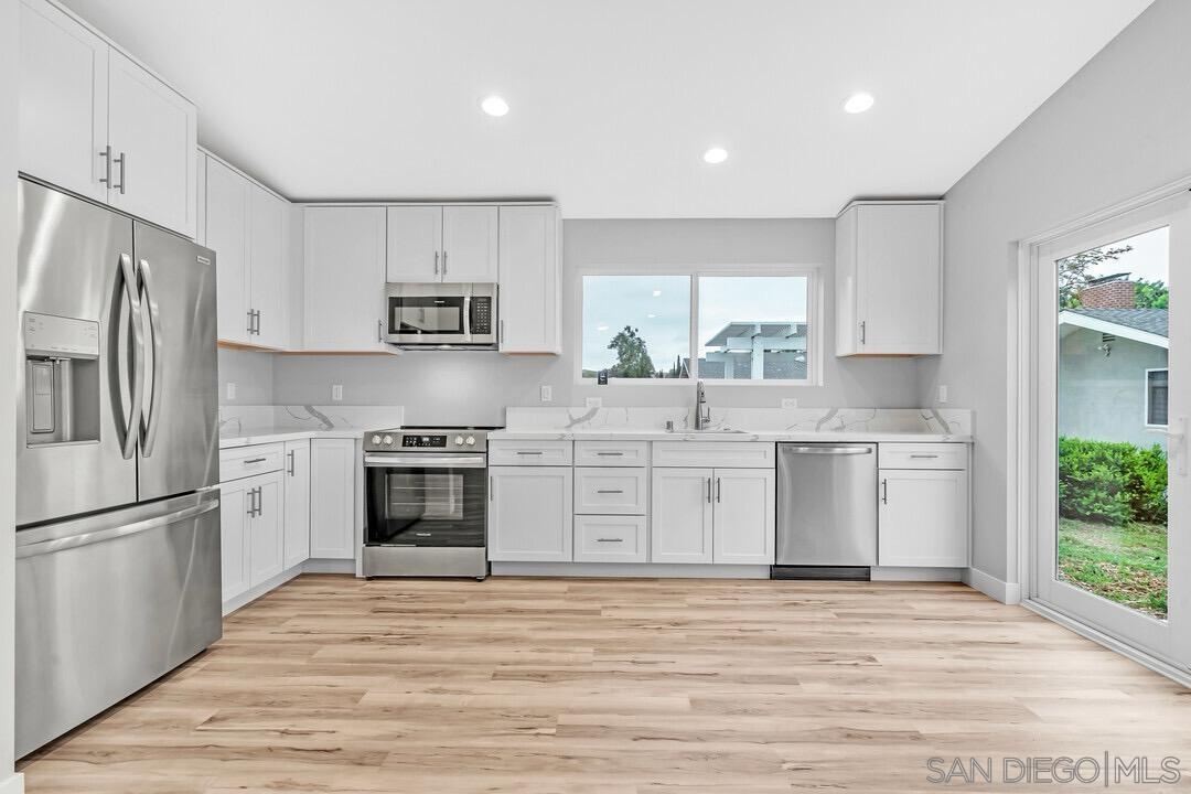 Detail Gallery Image 8 of 35 For 13617  Putney Rd, Poway,  CA 92064 - 2 Beds | 2 Baths