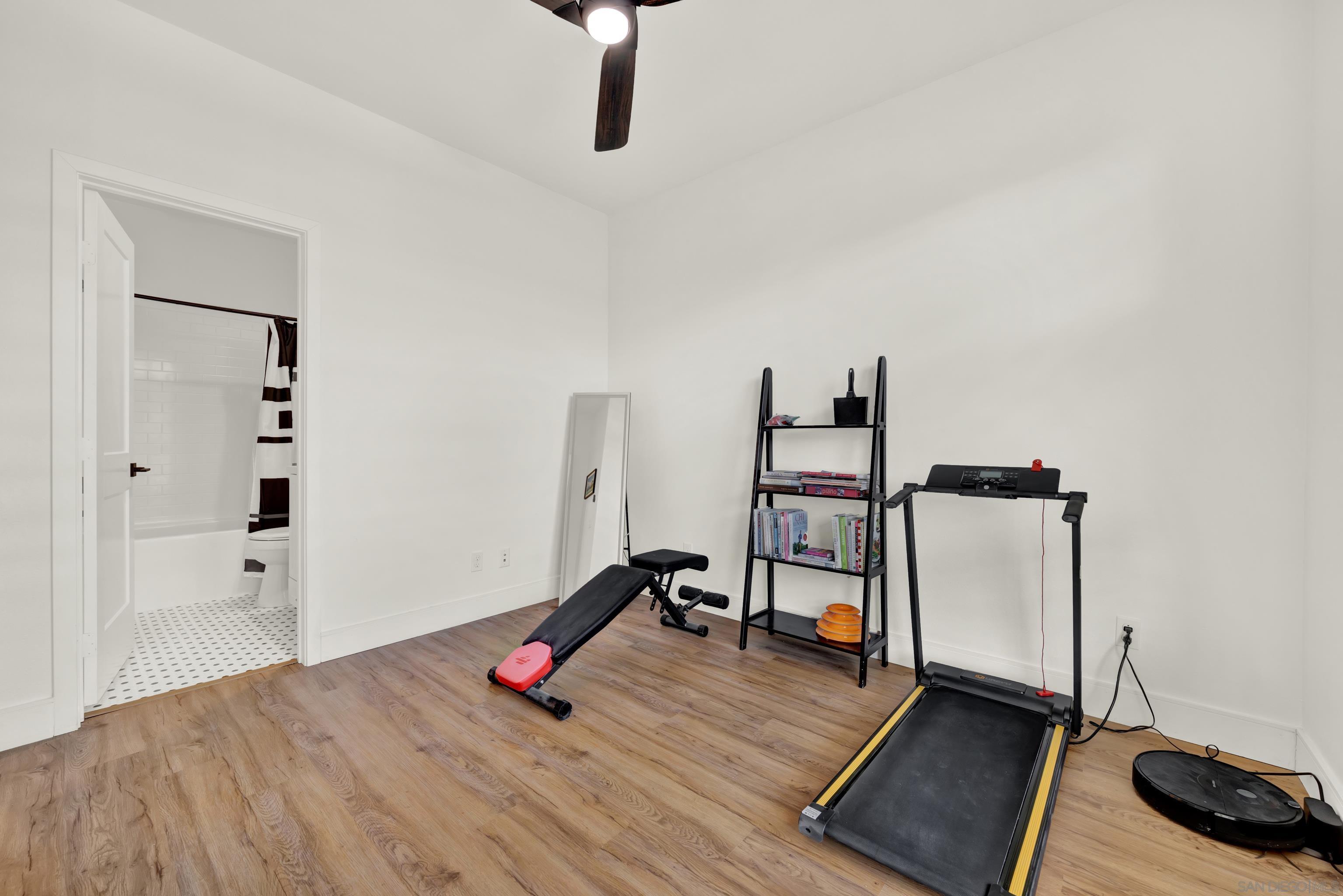 Detail Gallery Image 21 of 33 For 2756  via Alta Place, San Diego,  CA 92108 - 2 Beds | 2/1 Baths