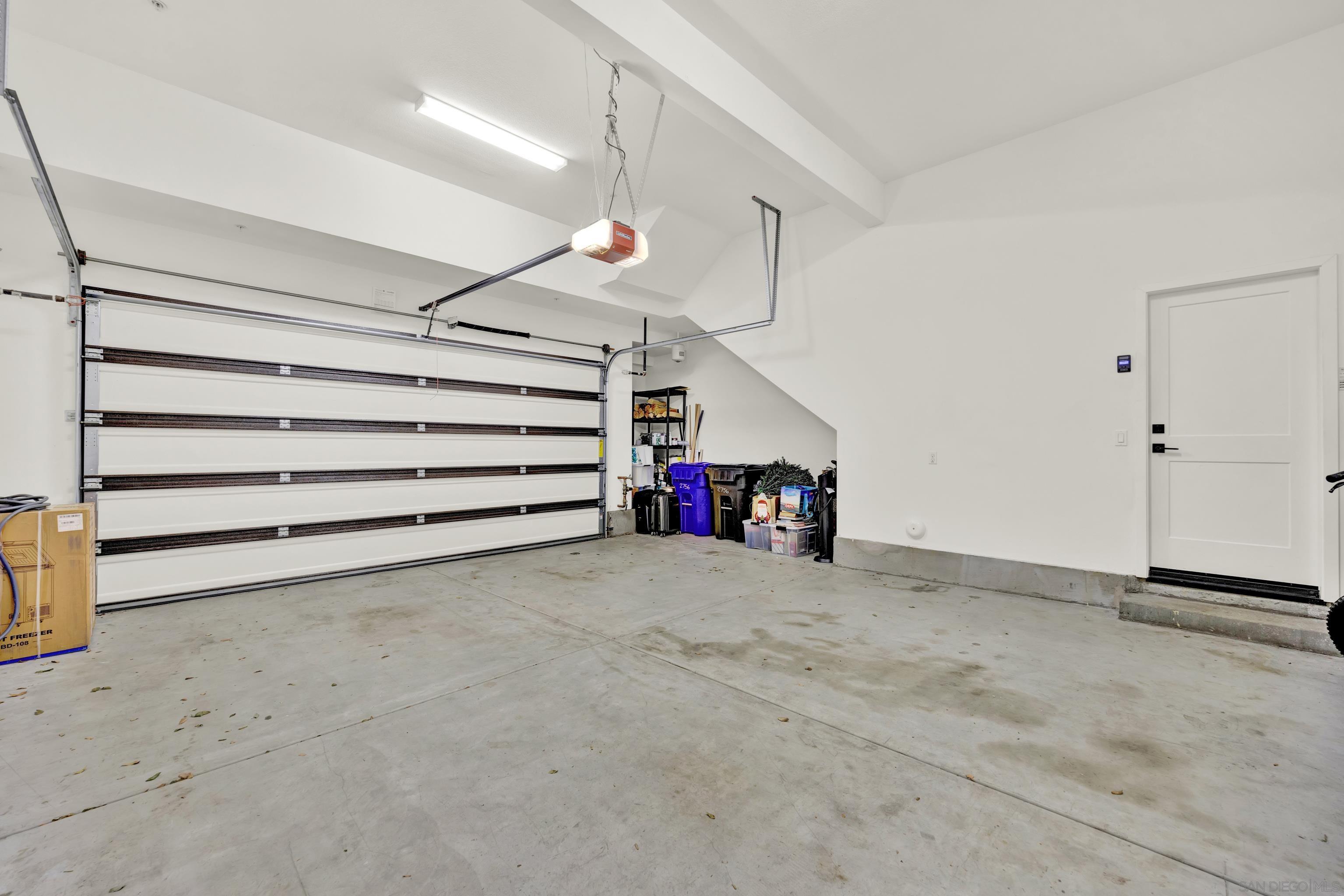 Detail Gallery Image 26 of 33 For 2756  via Alta Place, San Diego,  CA 92108 - 2 Beds | 2/1 Baths