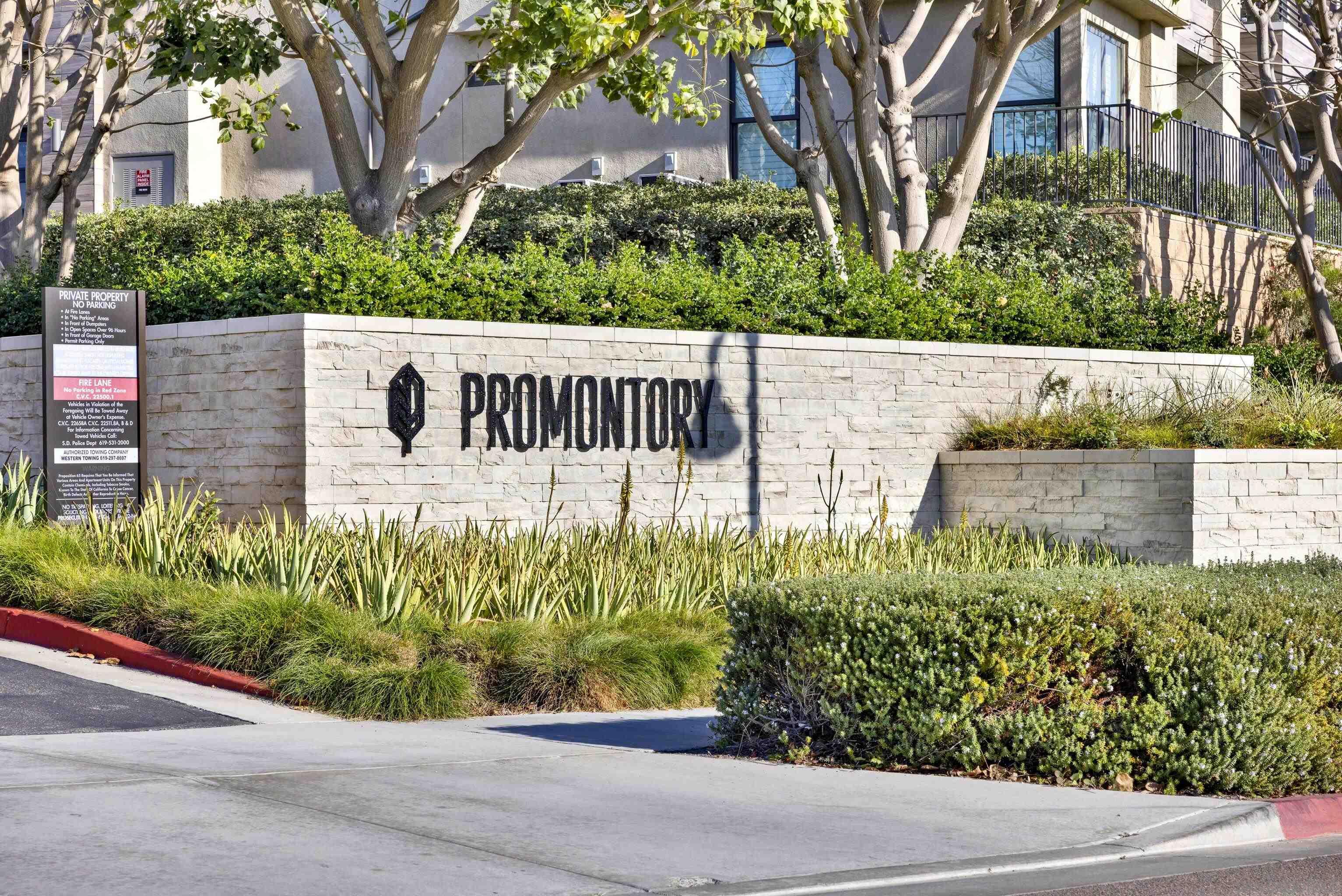 Detail Gallery Image 4 of 33 For 2756  via Alta Place, San Diego,  CA 92108 - 2 Beds | 2/1 Baths