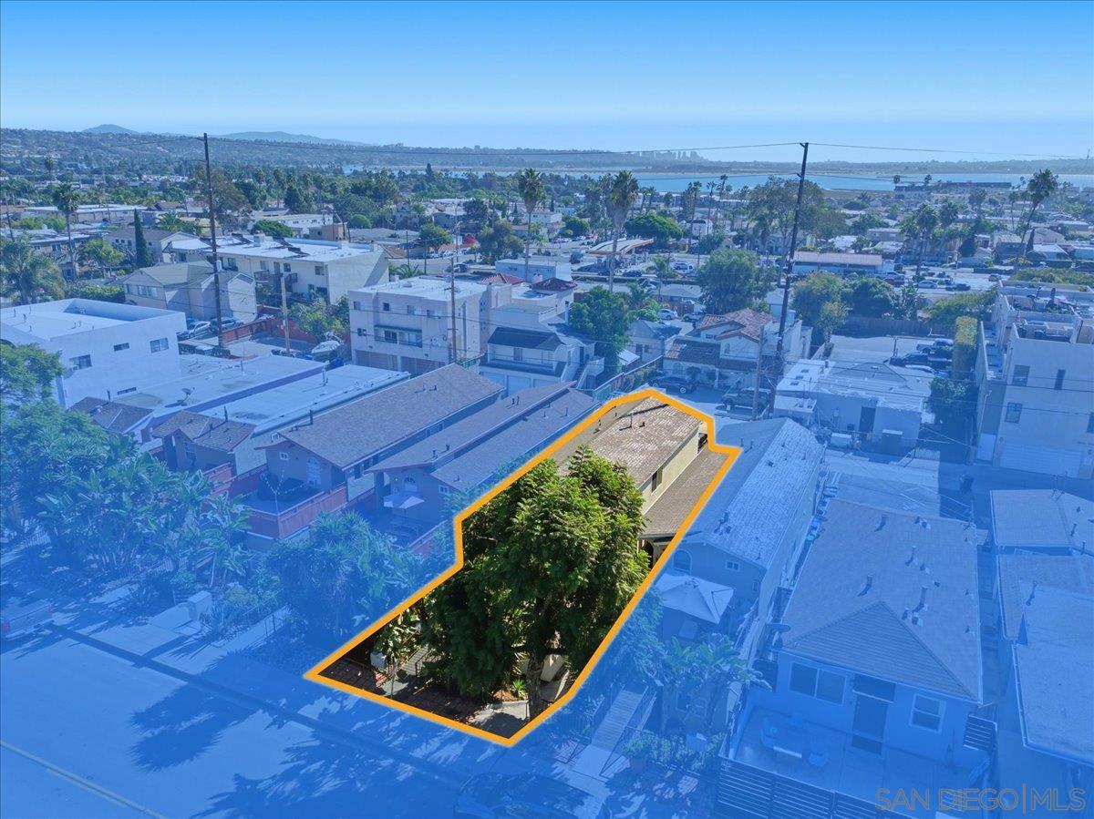 Detail Gallery Image 12 of 75 For 2033  Garnet Ave, San Diego,  CA 92109 - – Beds | – Baths