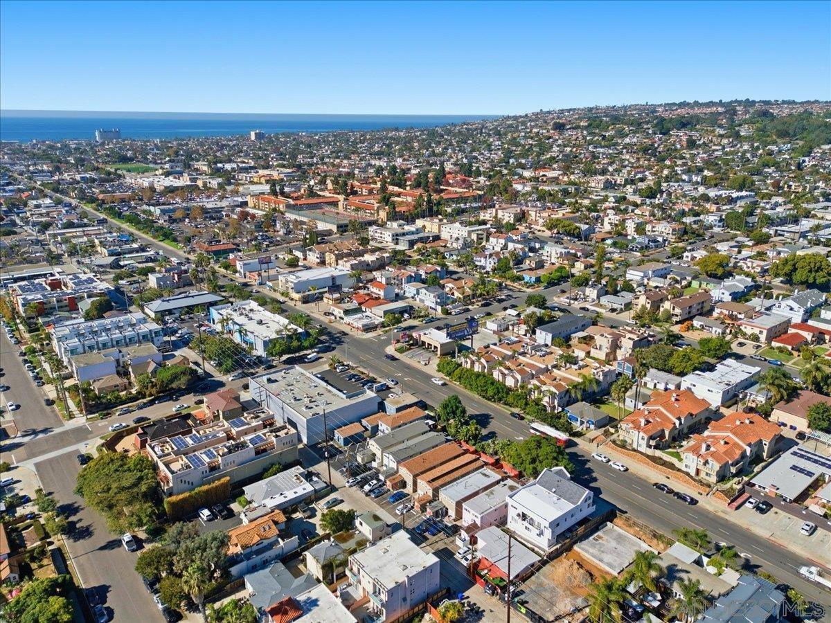 Detail Gallery Image 18 of 75 For 2033  Garnet Ave, San Diego,  CA 92109 - – Beds | – Baths