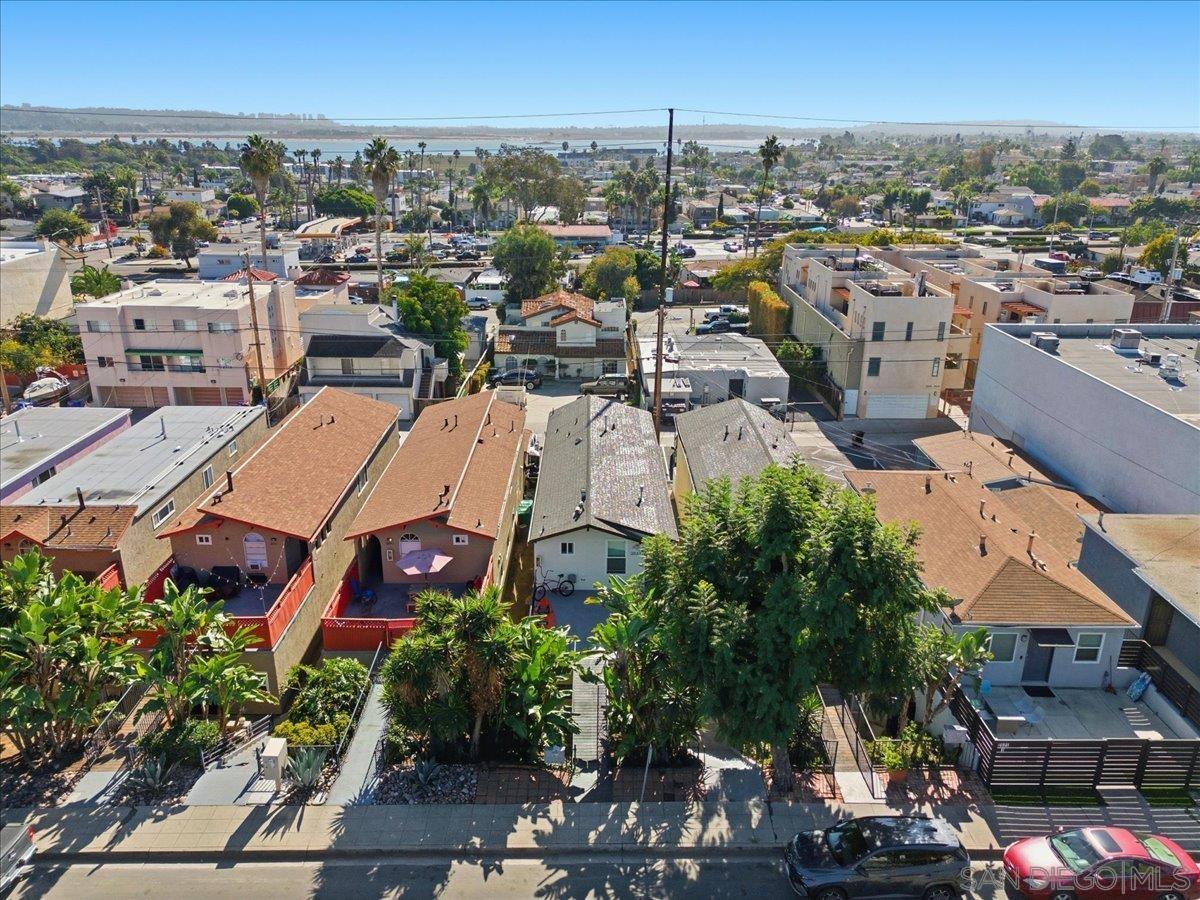 Detail Gallery Image 19 of 75 For 2033  Garnet Ave, San Diego,  CA 92109 - – Beds | – Baths