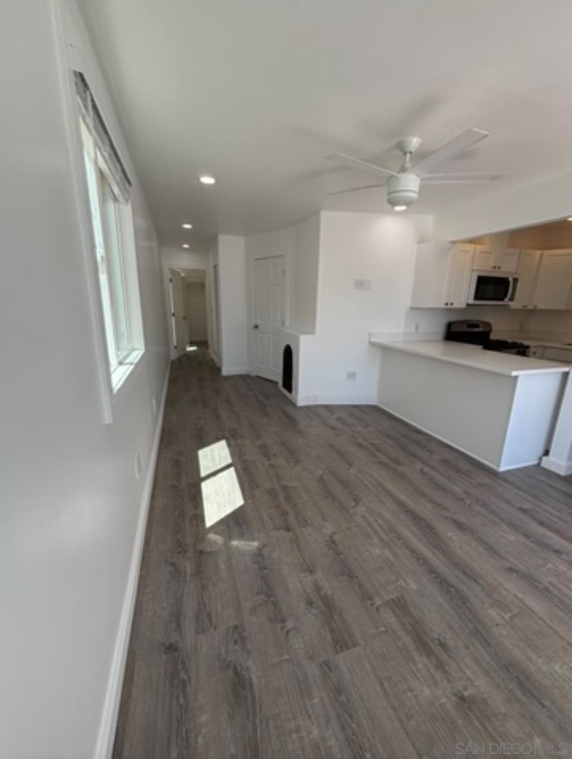 Detail Gallery Image 37 of 75 For 2033  Garnet Ave, San Diego,  CA 92109 - – Beds | – Baths