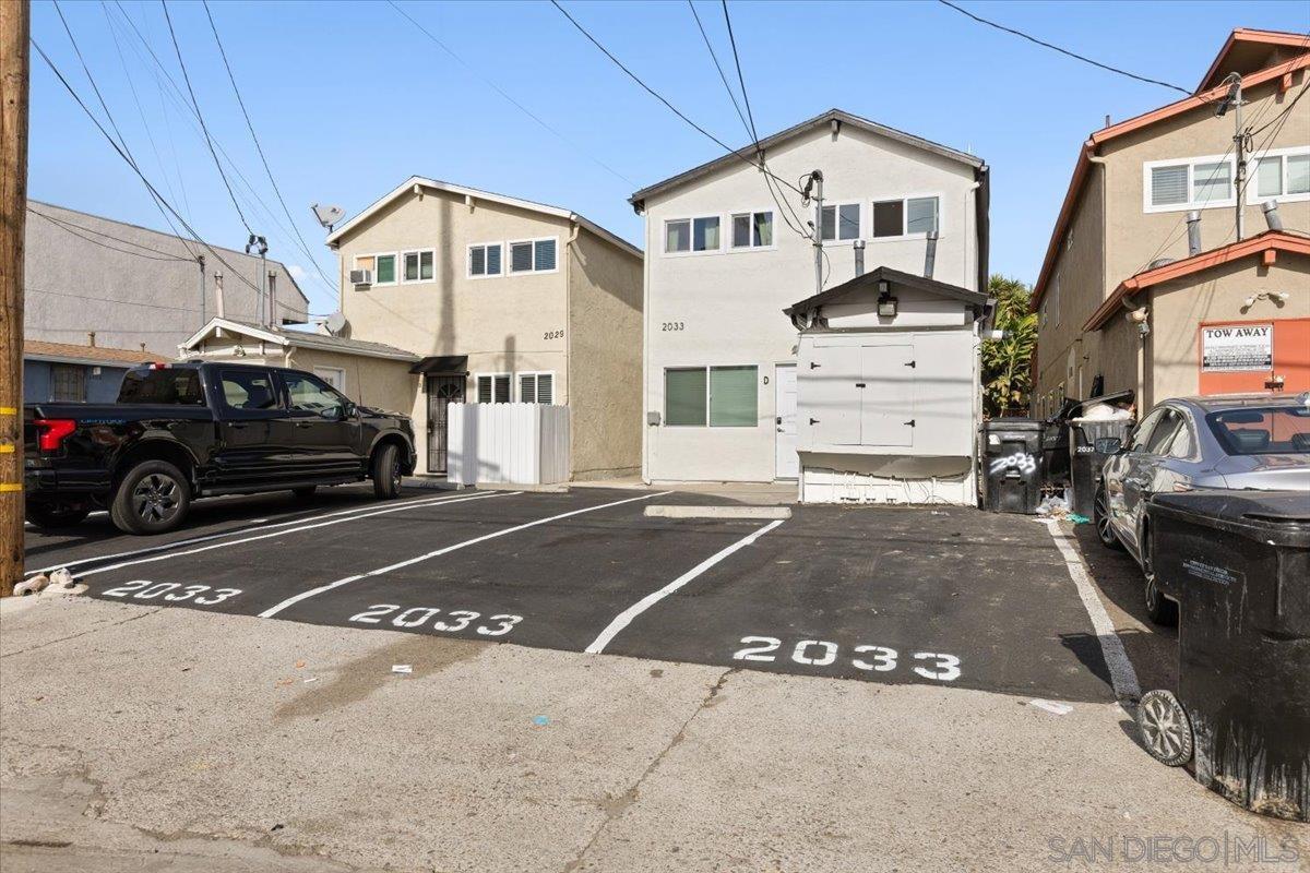 Detail Gallery Image 5 of 75 For 2033  Garnet Ave, San Diego,  CA 92109 - – Beds | – Baths