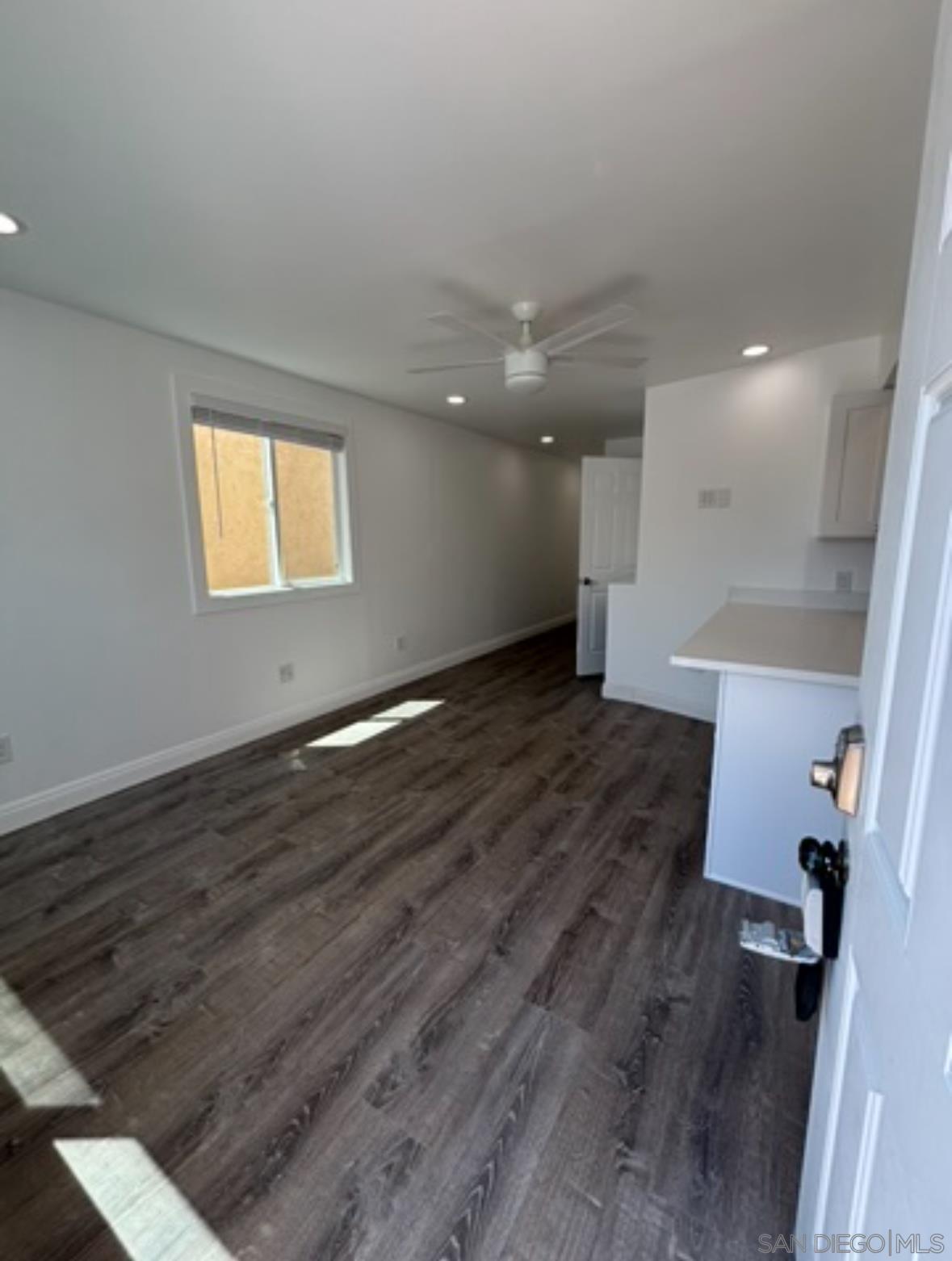 Detail Gallery Image 41 of 75 For 2033  Garnet Ave, San Diego,  CA 92109 - – Beds | – Baths