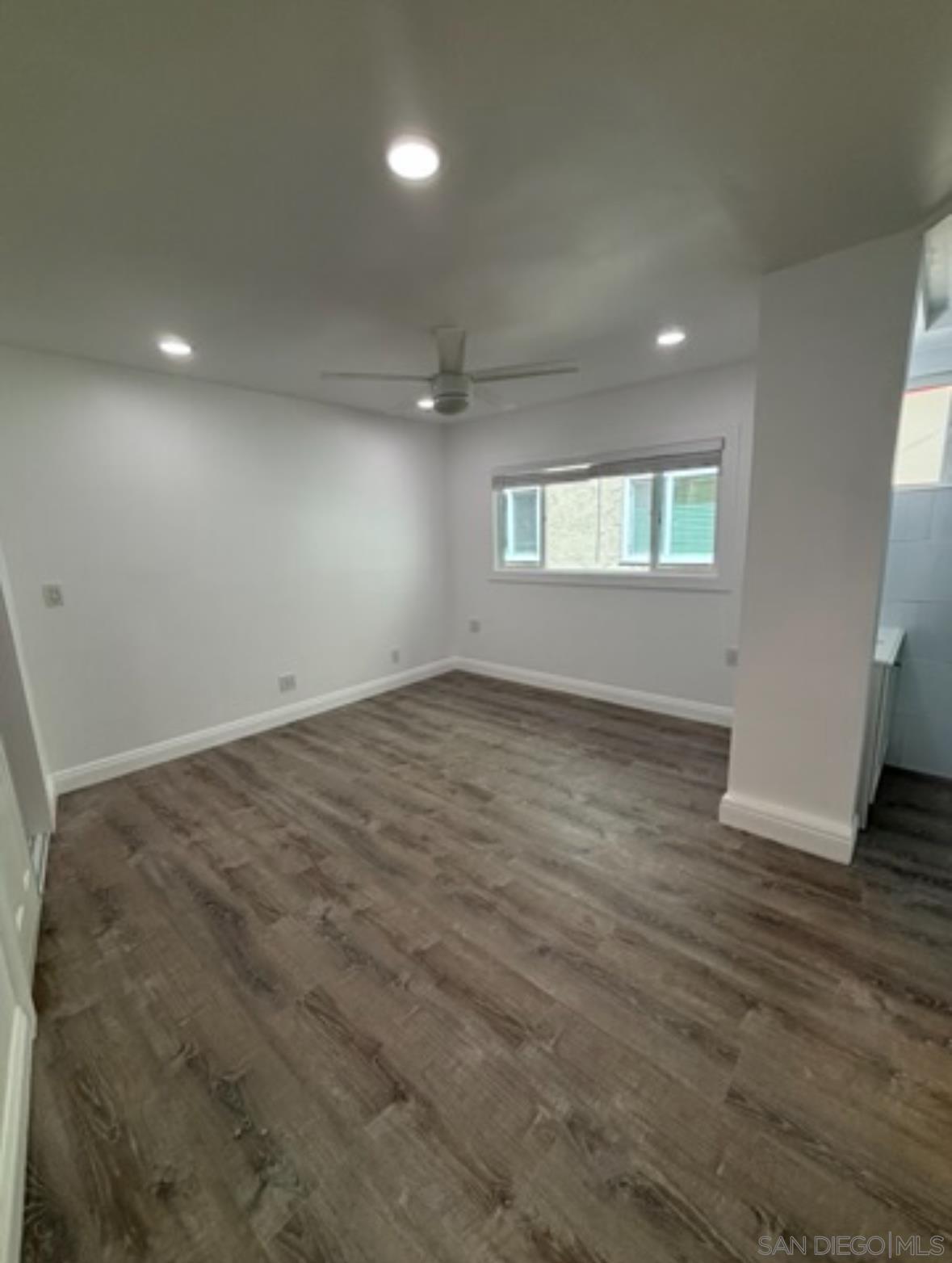 Detail Gallery Image 42 of 75 For 2033  Garnet Ave, San Diego,  CA 92109 - – Beds | – Baths