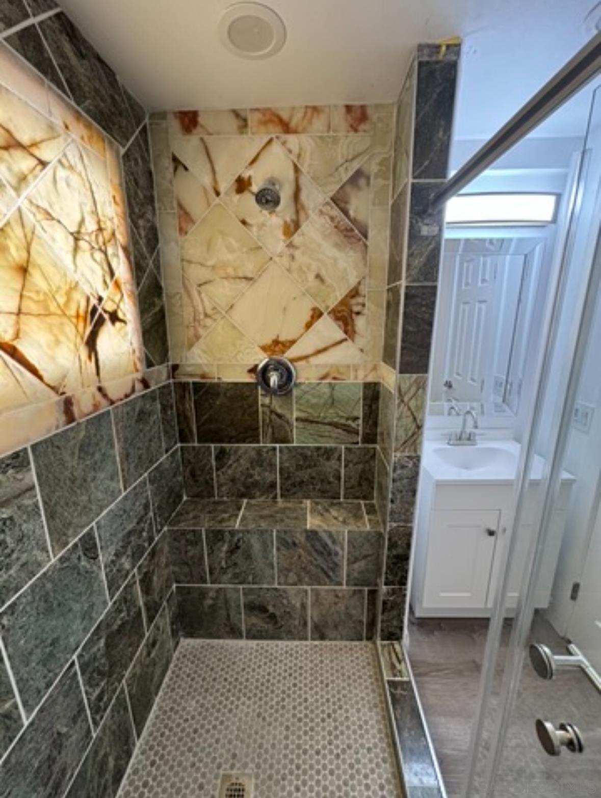 Detail Gallery Image 44 of 75 For 2033  Garnet Ave, San Diego,  CA 92109 - – Beds | – Baths