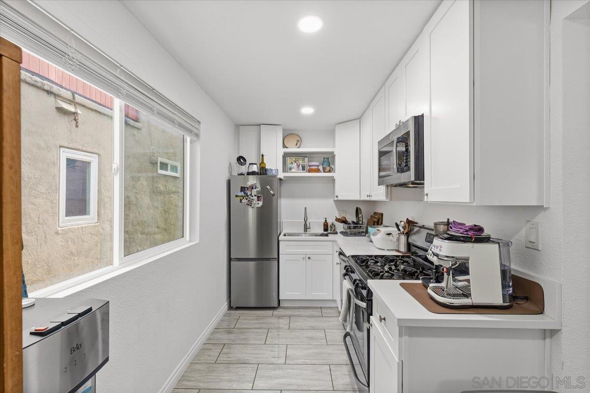 Detail Gallery Image 48 of 75 For 2033  Garnet Ave, San Diego,  CA 92109 - – Beds | – Baths