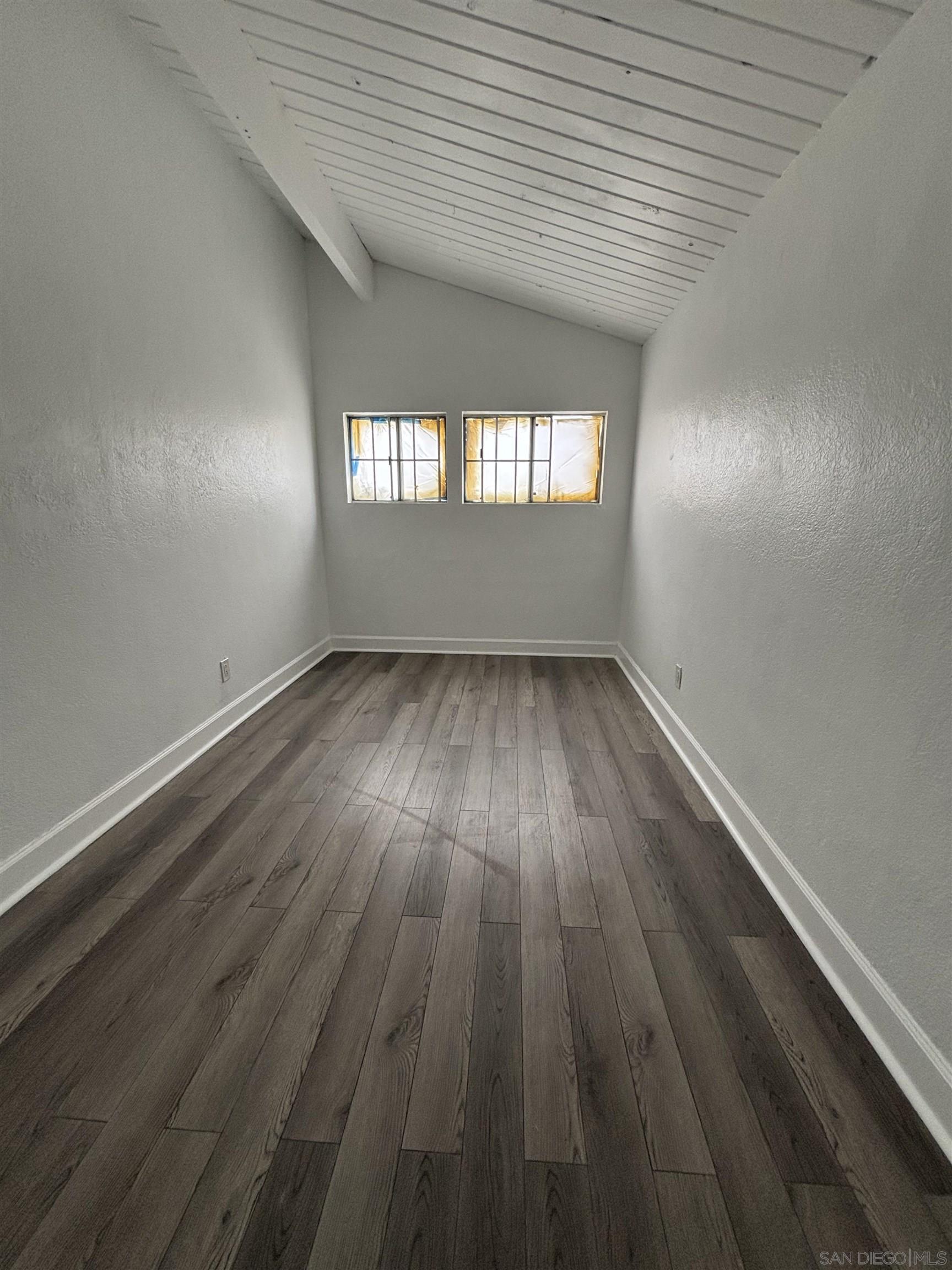 Detail Gallery Image 57 of 75 For 2033  Garnet Ave, San Diego,  CA 92109 - – Beds | – Baths