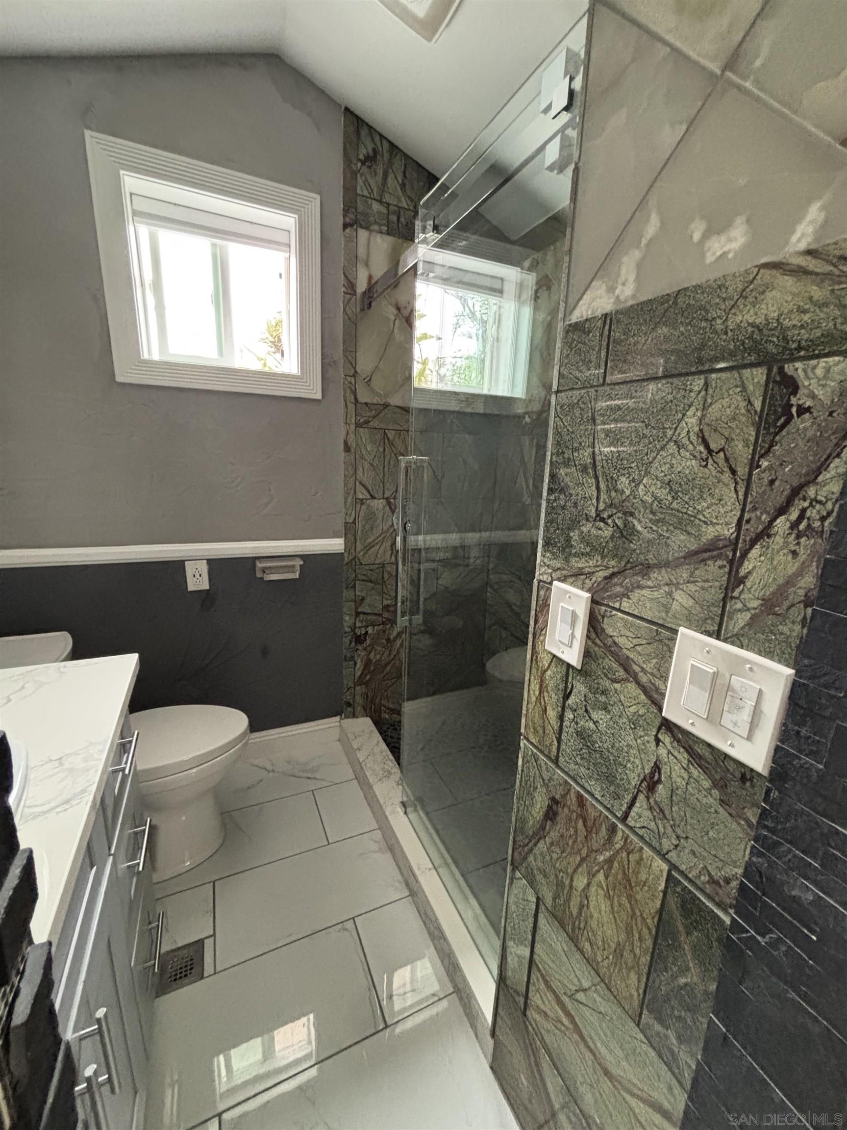 Detail Gallery Image 66 of 75 For 2033  Garnet Ave, San Diego,  CA 92109 - – Beds | – Baths