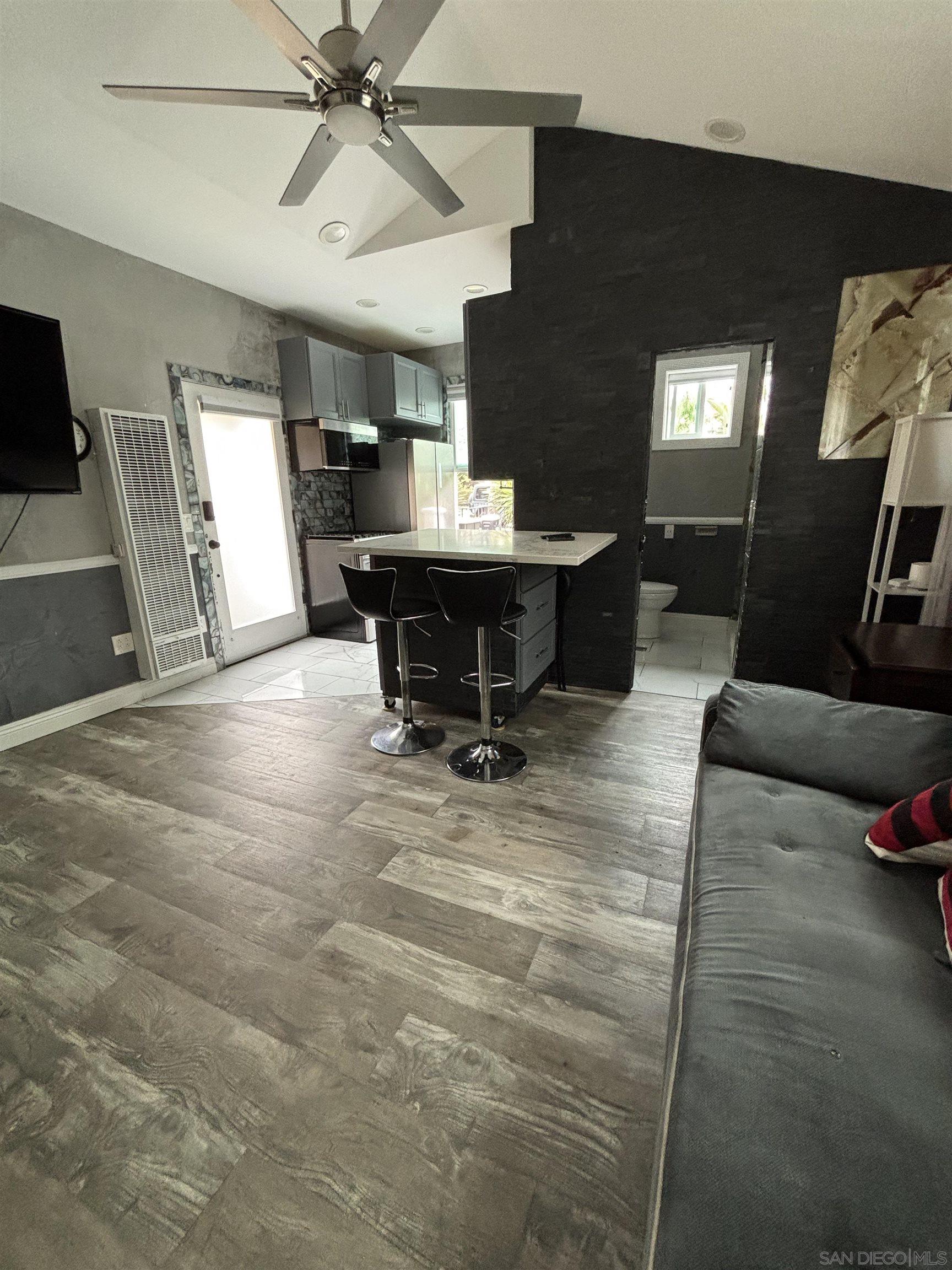 Detail Gallery Image 67 of 75 For 2033  Garnet Ave, San Diego,  CA 92109 - – Beds | – Baths