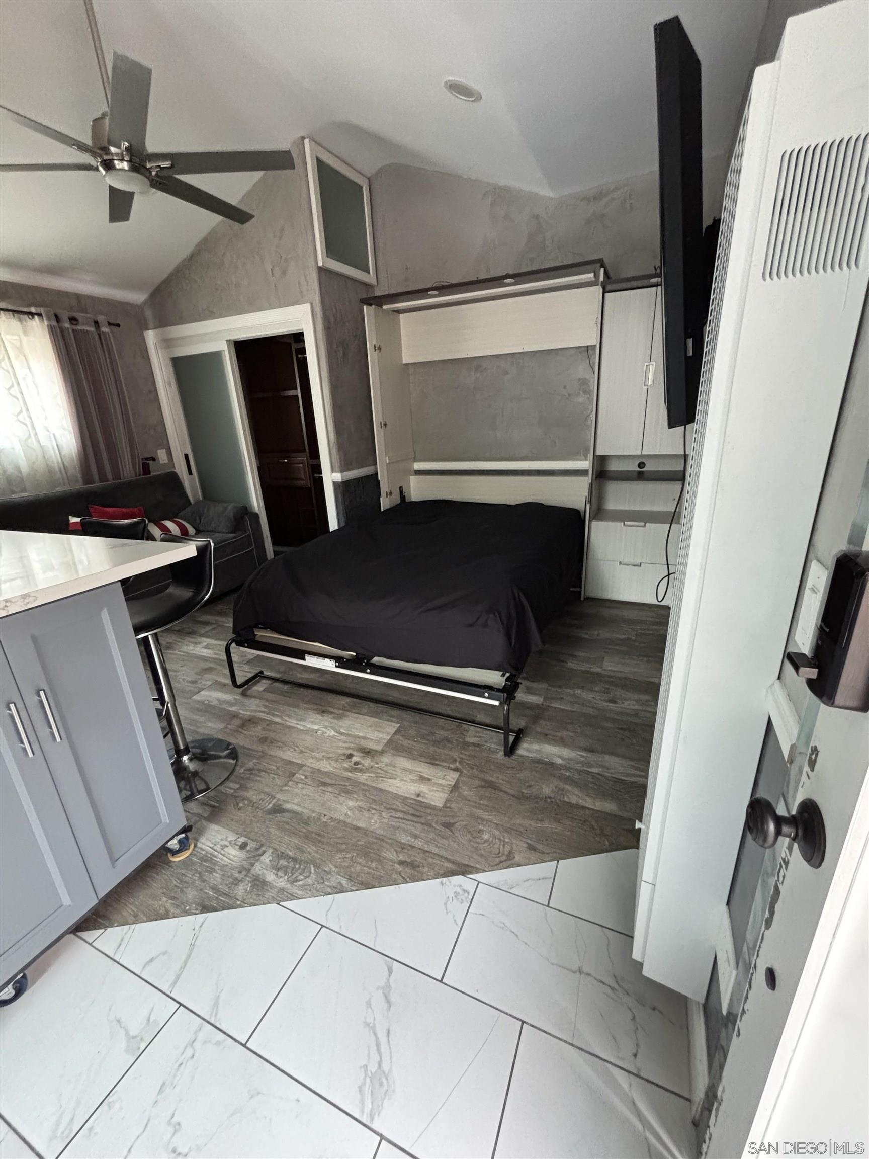 Detail Gallery Image 71 of 75 For 2033  Garnet Ave, San Diego,  CA 92109 - – Beds | – Baths