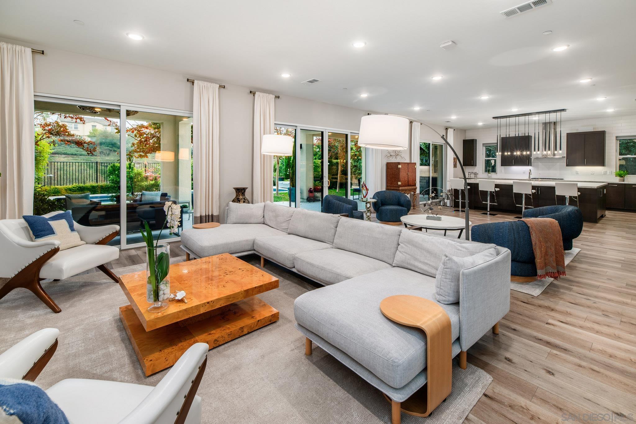 Detail Gallery Image 3 of 66 For 6203  Sunrose Crest Way, San Diego,  CA 92130 - 5 Beds | 5/1 Baths