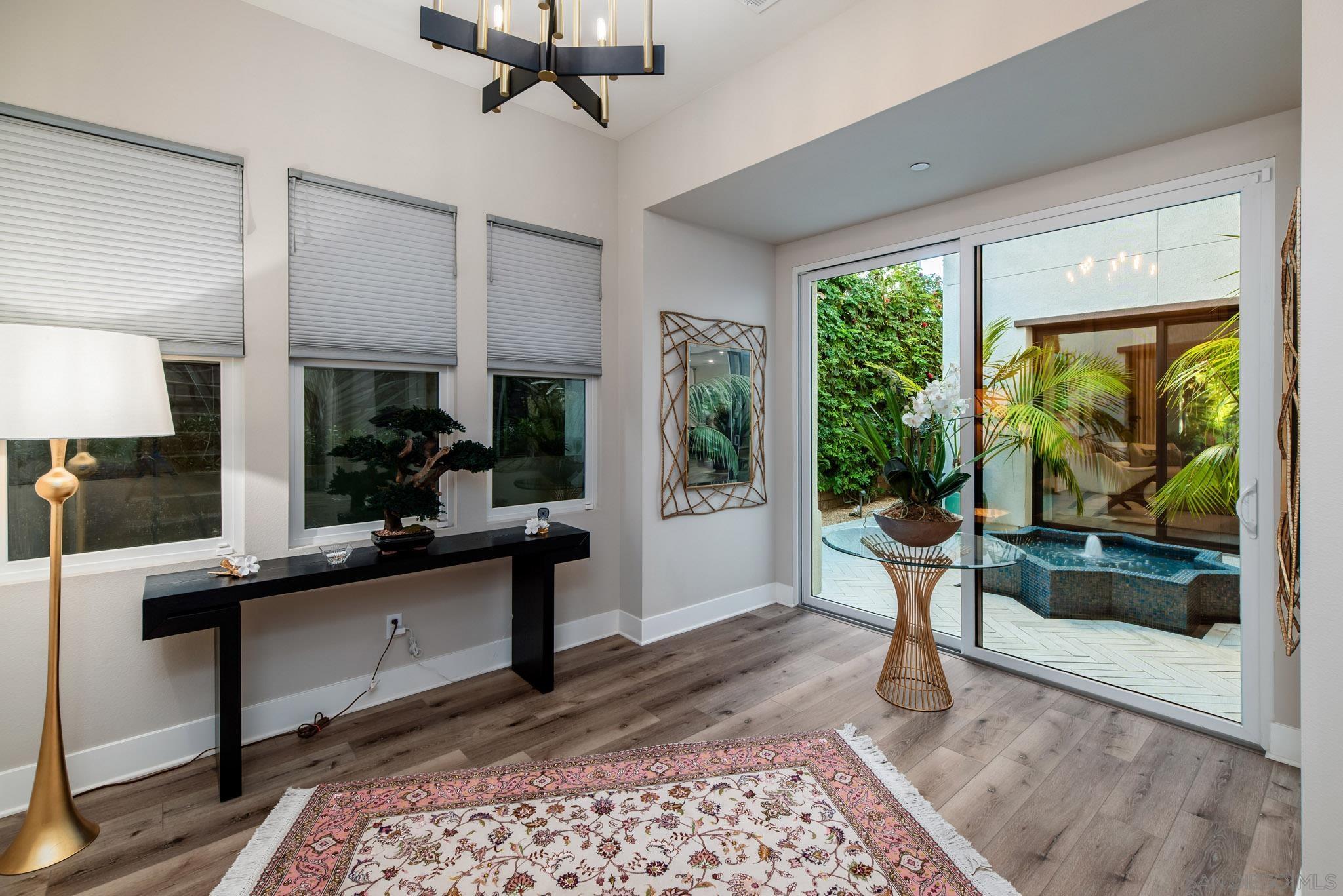 Detail Gallery Image 21 of 66 For 6203  Sunrose Crest Way, San Diego,  CA 92130 - 5 Beds | 5/1 Baths