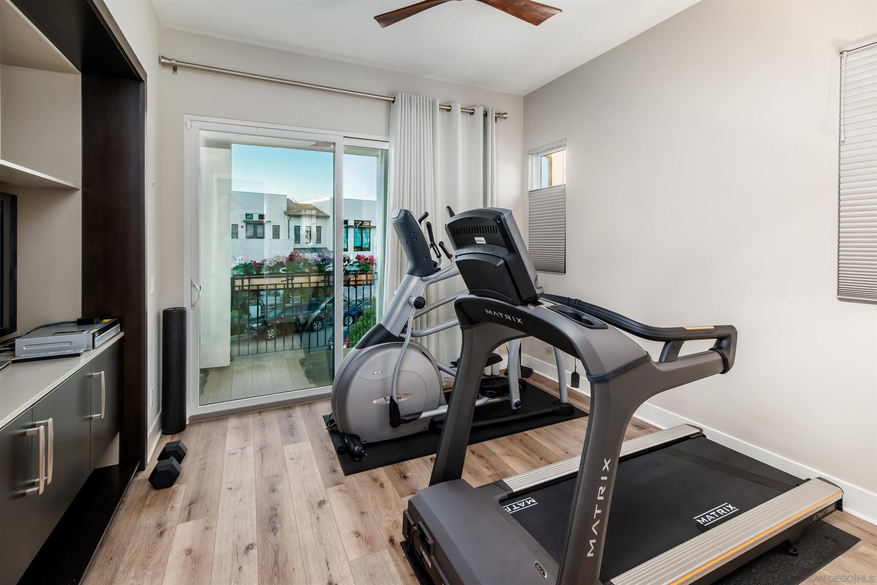 Detail Gallery Image 35 of 66 For 6203  Sunrose Crest Way, San Diego,  CA 92130 - 5 Beds | 5/1 Baths