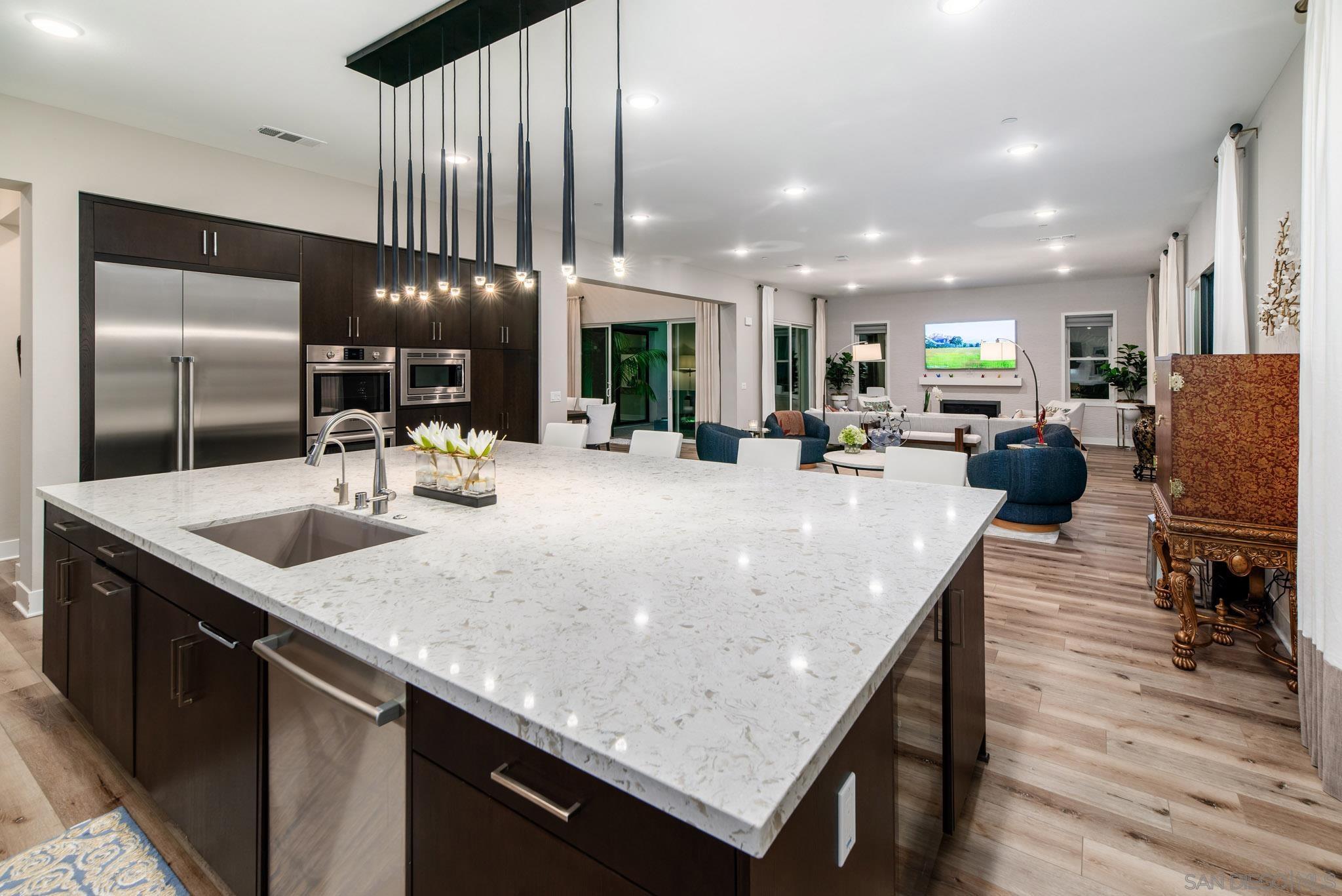 Detail Gallery Image 36 of 66 For 6203  Sunrose Crest Way, San Diego,  CA 92130 - 5 Beds | 5/1 Baths