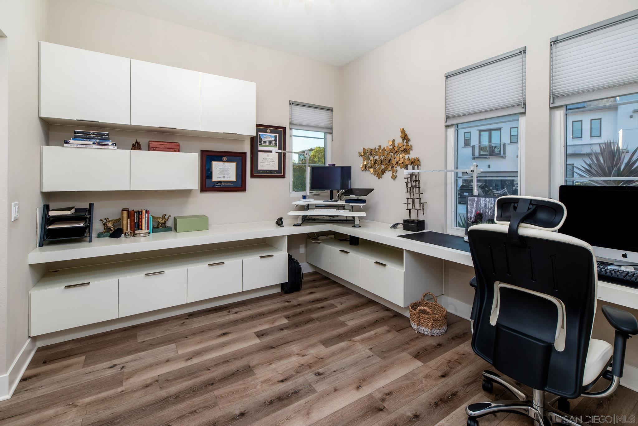 Detail Gallery Image 37 of 66 For 6203  Sunrose Crest Way, San Diego,  CA 92130 - 5 Beds | 5/1 Baths