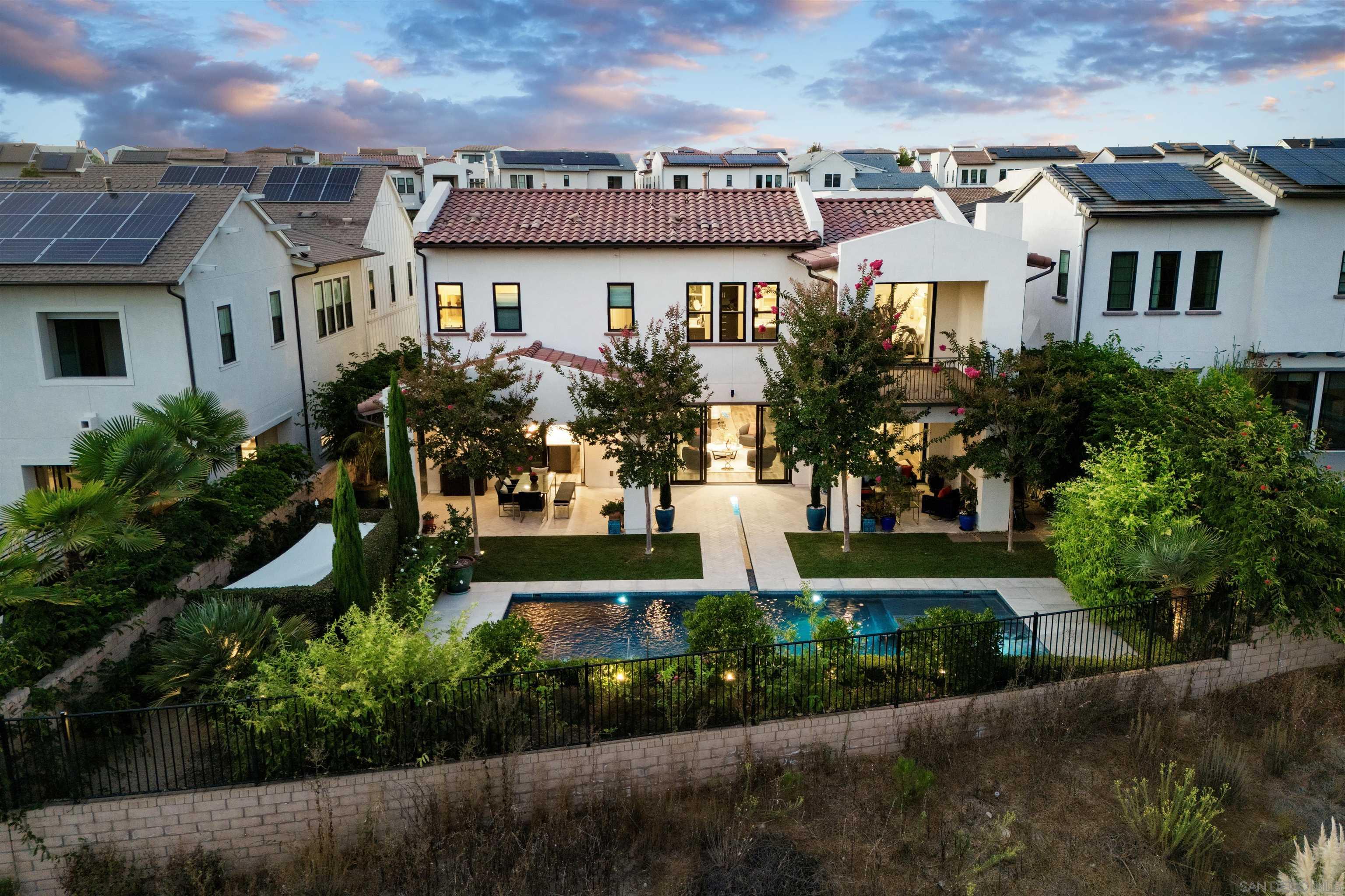 Detail Gallery Image 43 of 66 For 6203  Sunrose Crest Way, San Diego,  CA 92130 - 5 Beds | 5/1 Baths