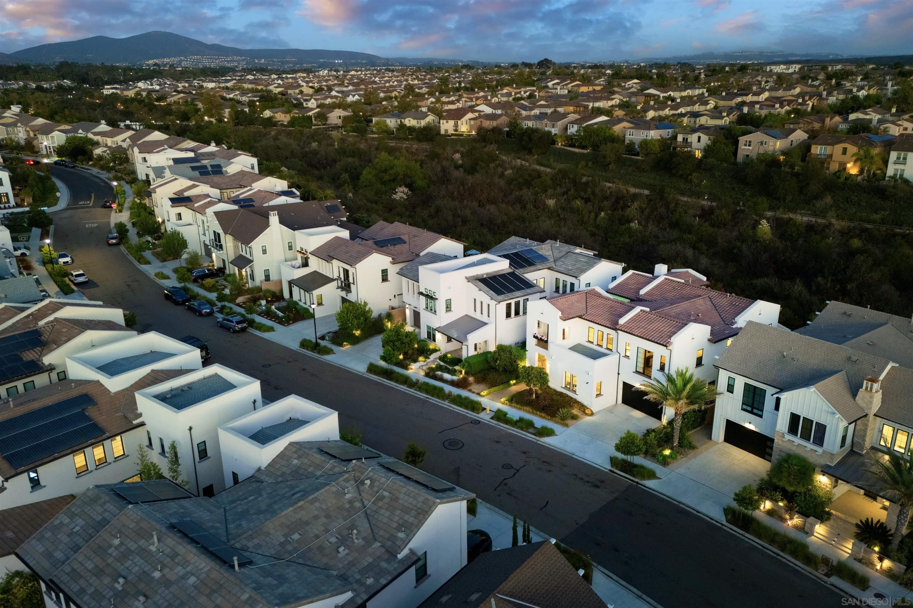 Detail Gallery Image 44 of 66 For 6203  Sunrose Crest Way, San Diego,  CA 92130 - 5 Beds | 5/1 Baths