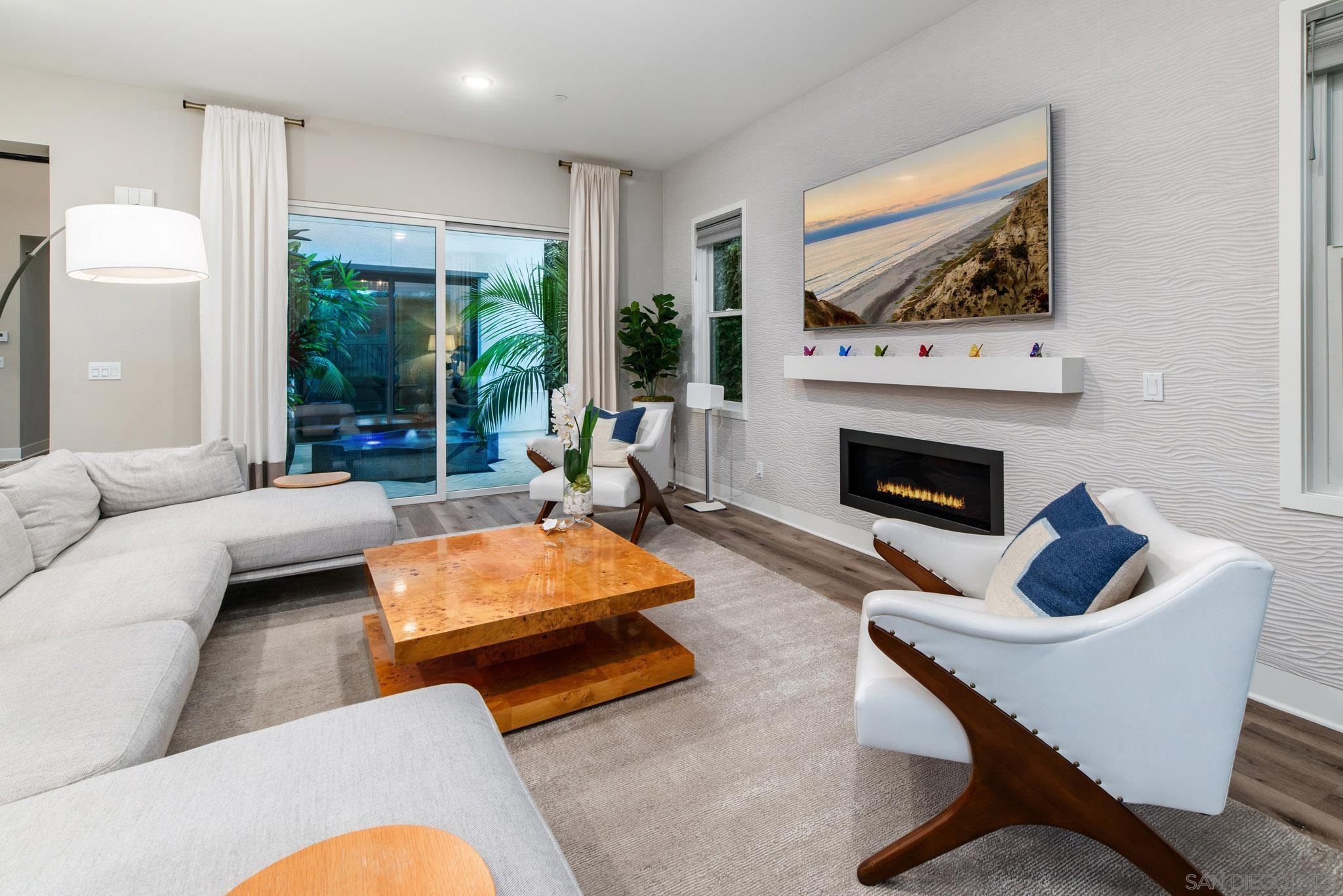 Detail Gallery Image 6 of 66 For 6203  Sunrose Crest Way, San Diego,  CA 92130 - 5 Beds | 5/1 Baths