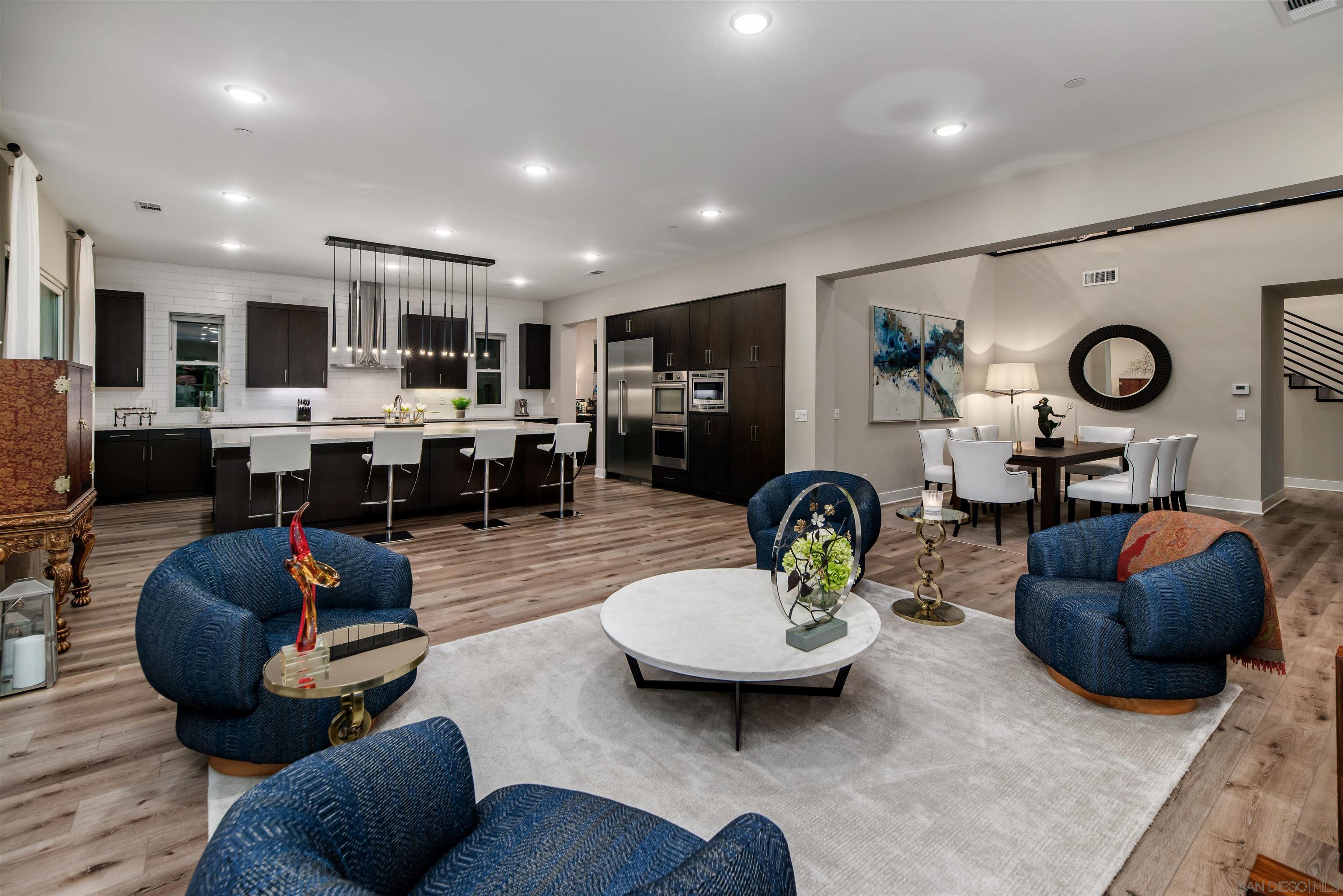 Detail Gallery Image 8 of 66 For 6203  Sunrose Crest Way, San Diego,  CA 92130 - 5 Beds | 5/1 Baths