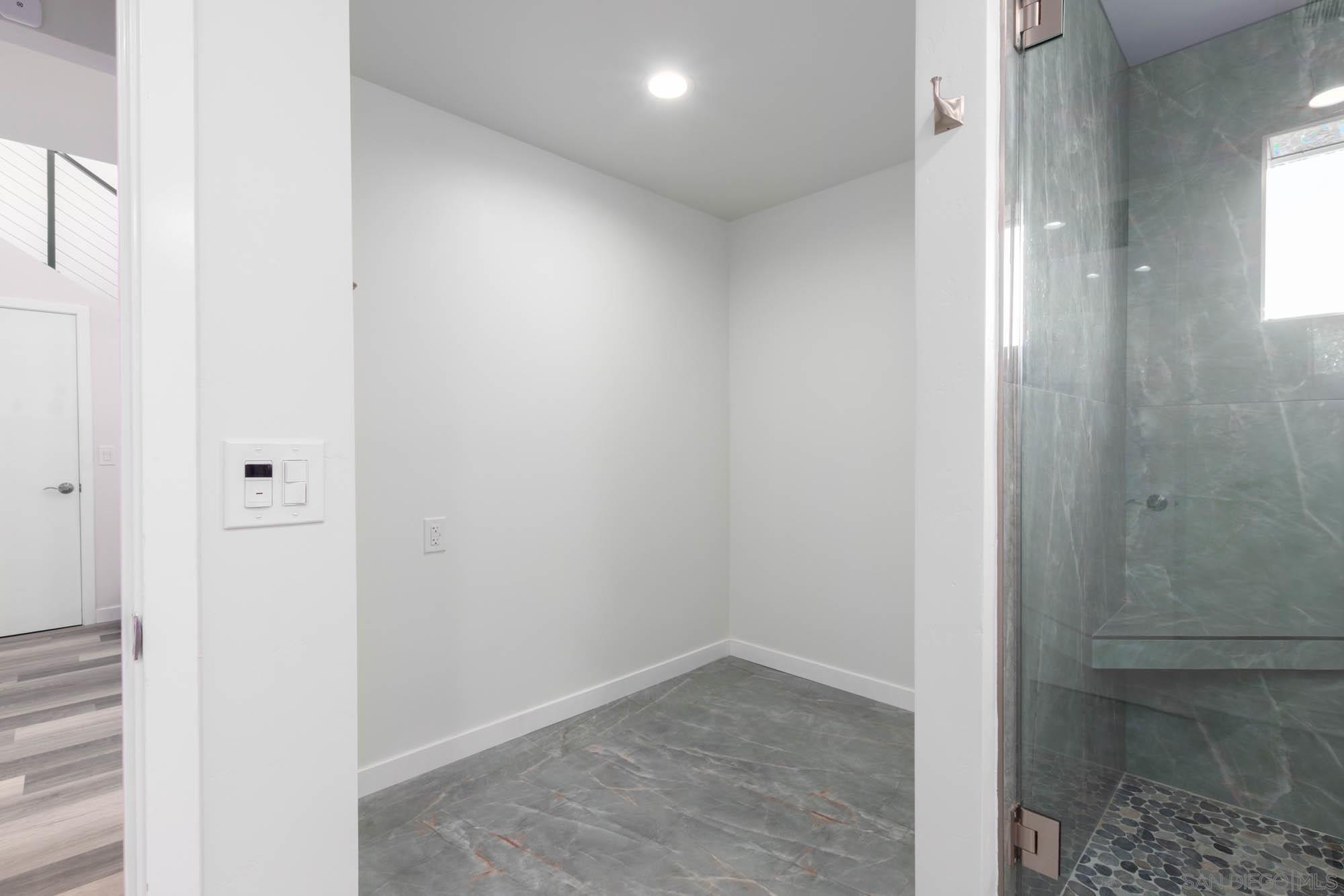 Detail Gallery Image 12 of 50 For 1718-1720  Westinghouse St, San Diego,  CA 92111 - 3 Beds | 3 Baths