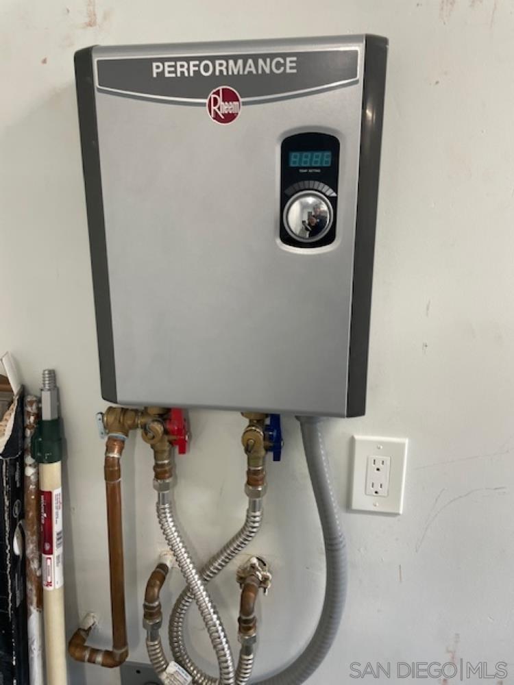 Detail Gallery Image 55 of 55 For 1718-1720  Westinghouse St, San Diego,  CA 92111 - 3 Beds | 3 Baths