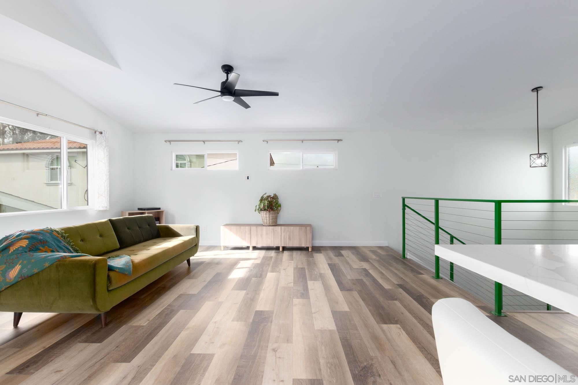 Detail Gallery Image 8 of 50 For 1718-1720  Westinghouse St, San Diego,  CA 92111 - 3 Beds | 3 Baths