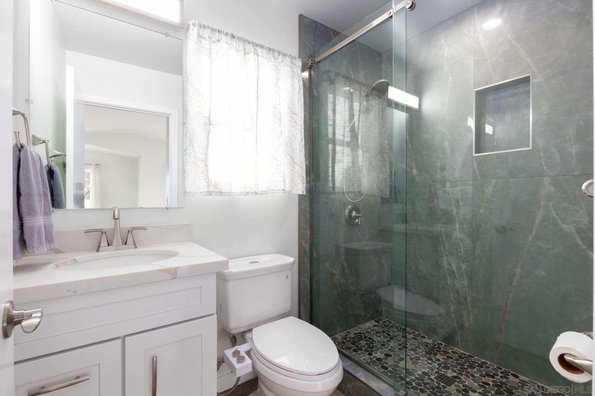 Detail Gallery Image 10 of 50 For 1718-1720  Westinghouse St, San Diego,  CA 92111 - 3 Beds | 3 Baths