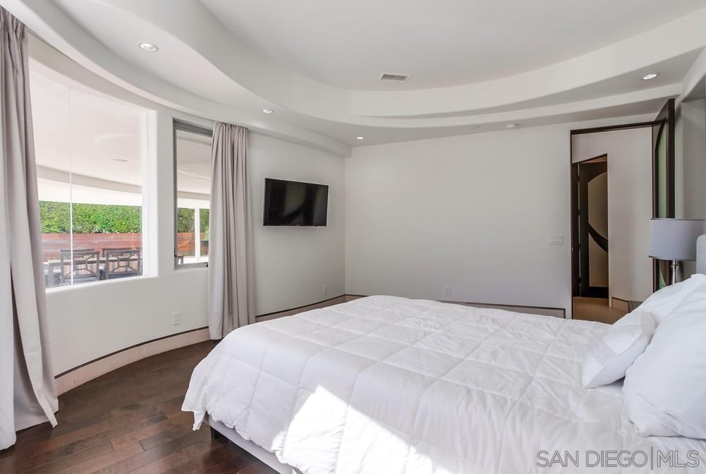 Detail Gallery Image 43 of 62 For 6125  Terryhill Dr, La Jolla,  CA 92037 - 5 Beds | 6/1 Baths