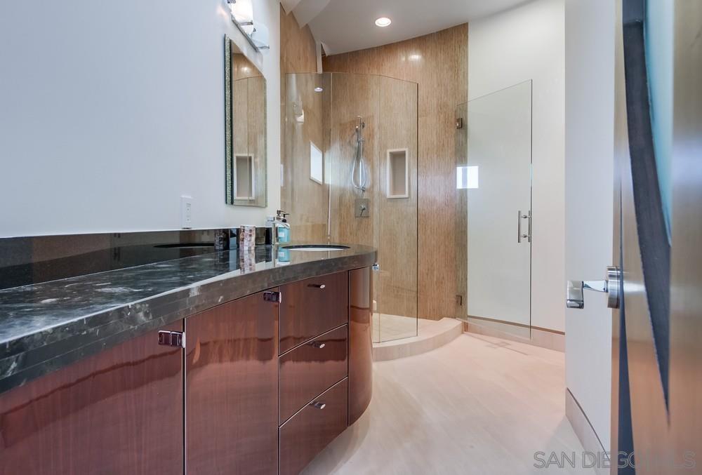 Detail Gallery Image 50 of 62 For 6125  Terryhill Dr, La Jolla,  CA 92037 - 5 Beds | 6/1 Baths